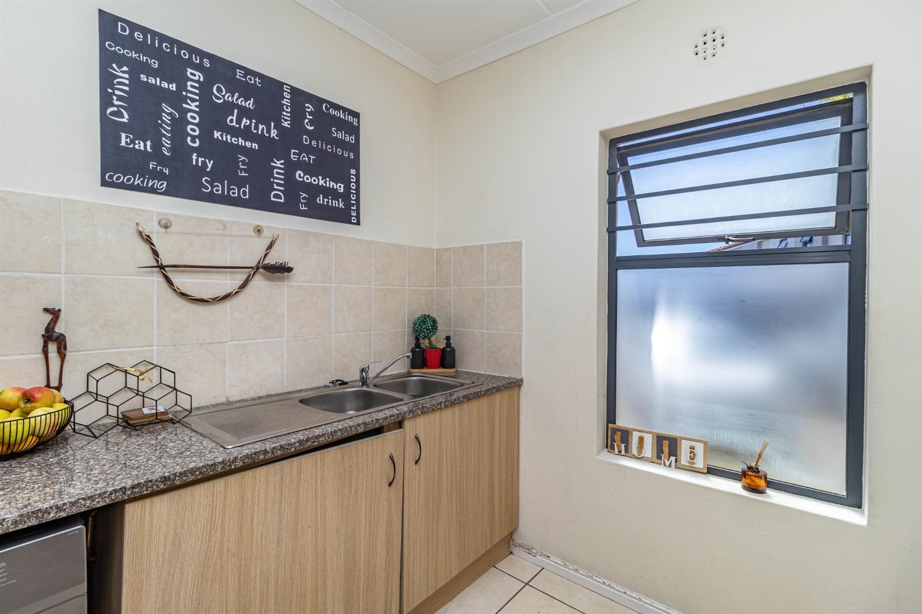 2-Bedroom Ground Floor Apartment with Garden Access - Sierra Views, Burgundy Estate