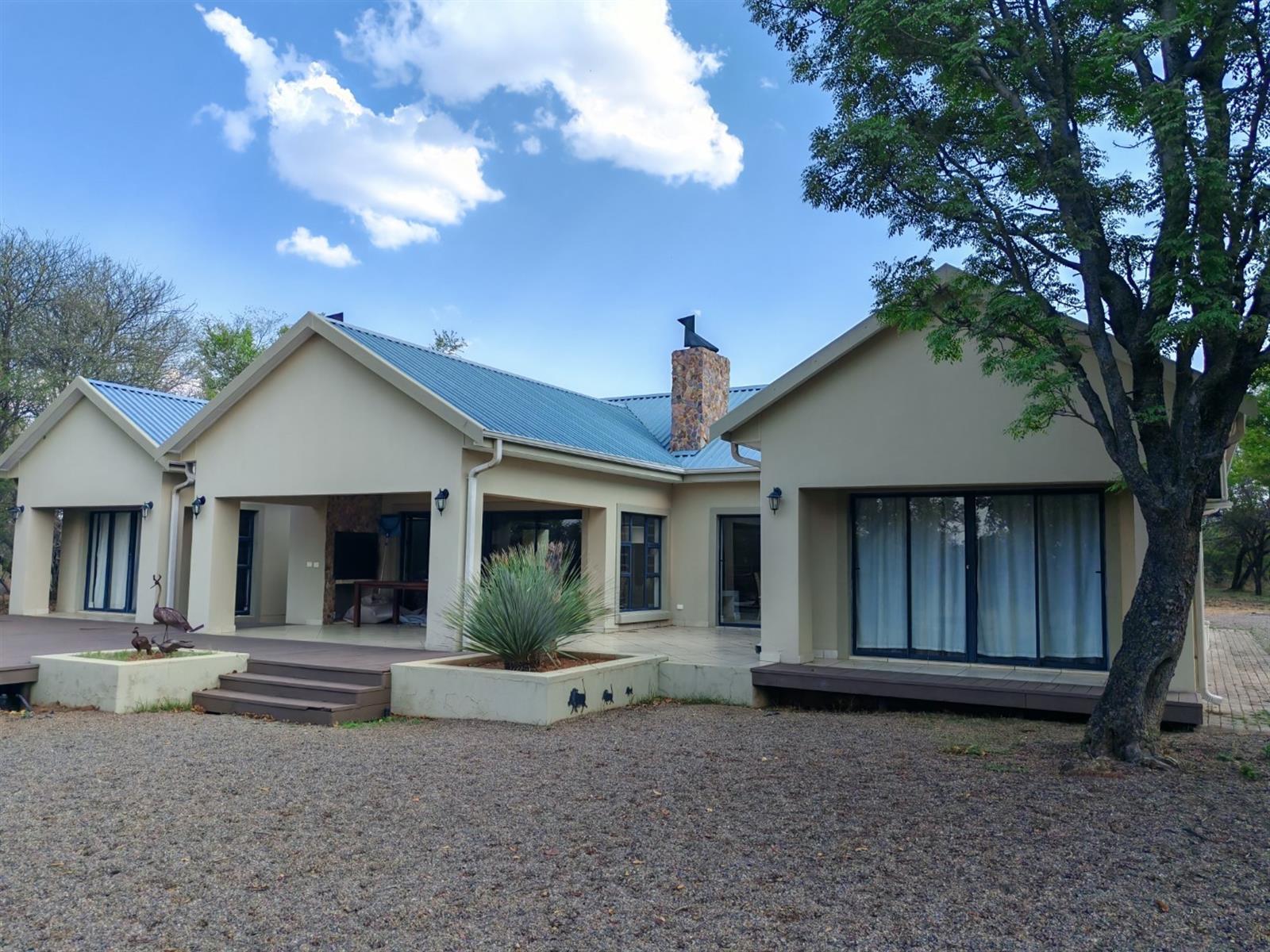 Beautiful 4-bedroom, 3-bathroom family home in Shona Langa for sale