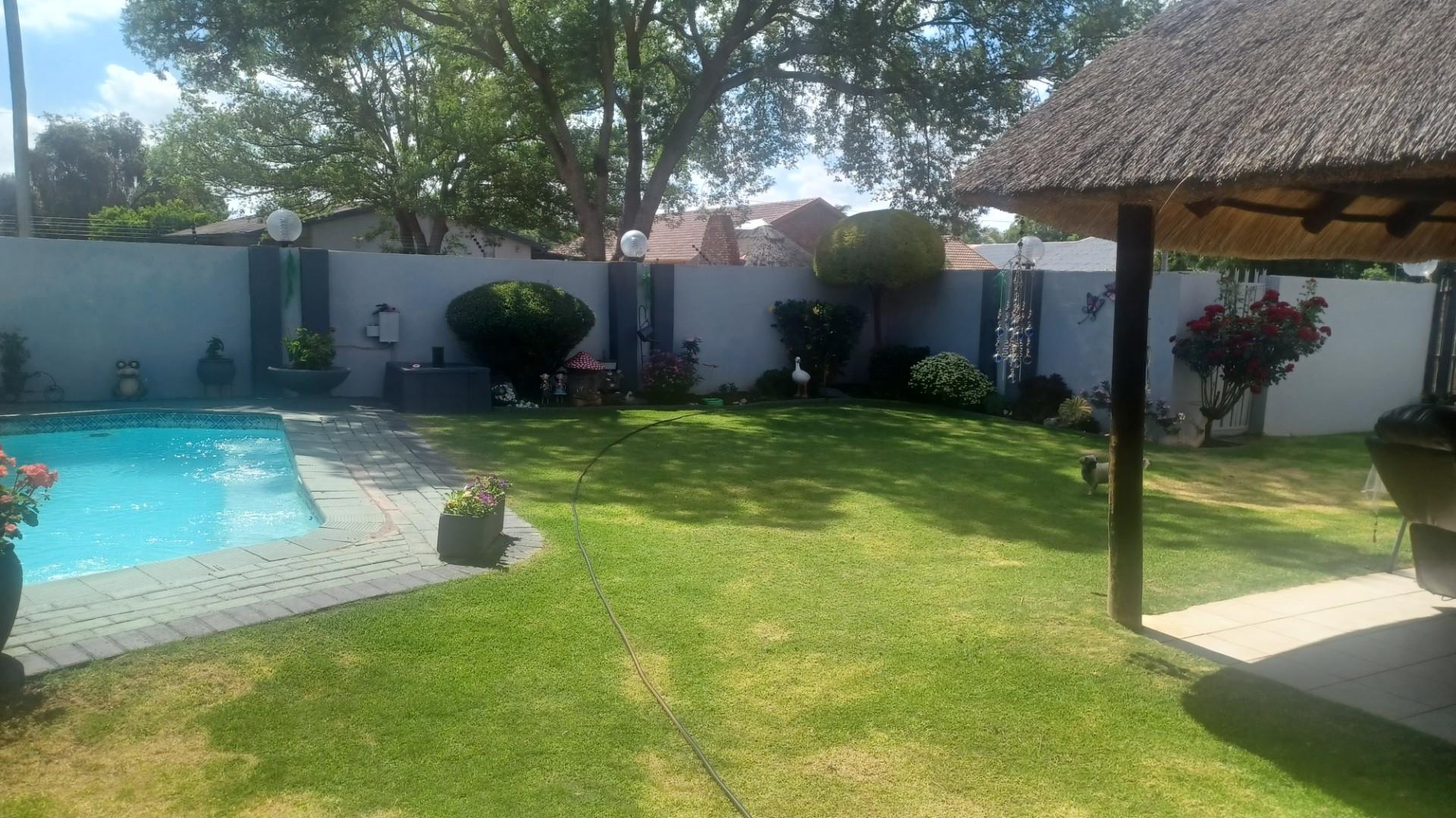 House for sale in Riebeeckstad, Welkom, 833 m²