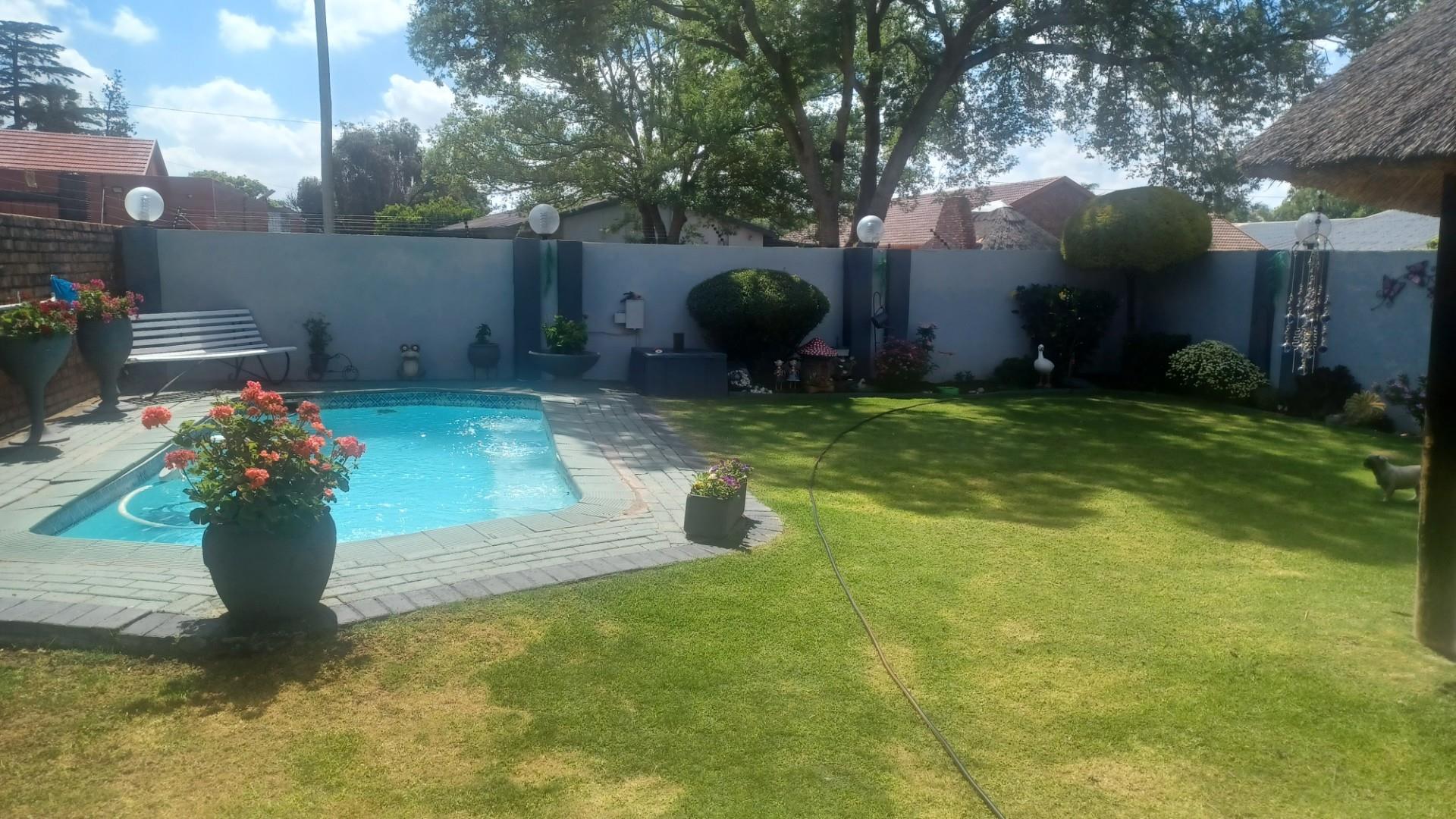 House for sale in Riebeeckstad, Welkom, 833 m²