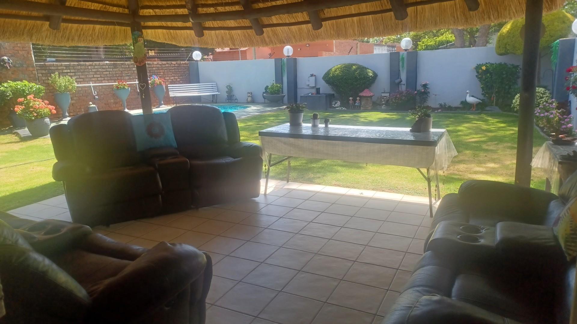 House for sale in Riebeeckstad, Welkom, 833 m²