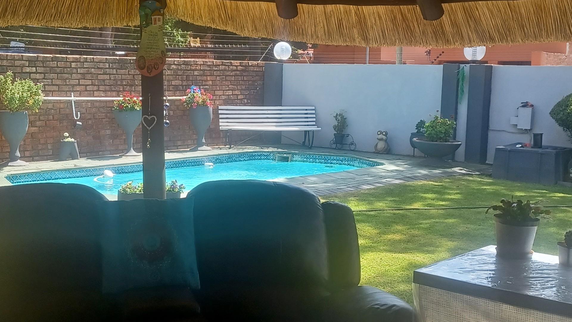 House for sale in Riebeeckstad, Welkom, 833 m²