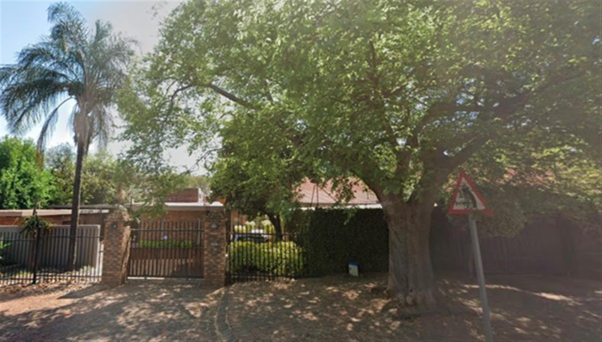 Commercial Property For Sale in Lynnwood Ridge, Pretoria