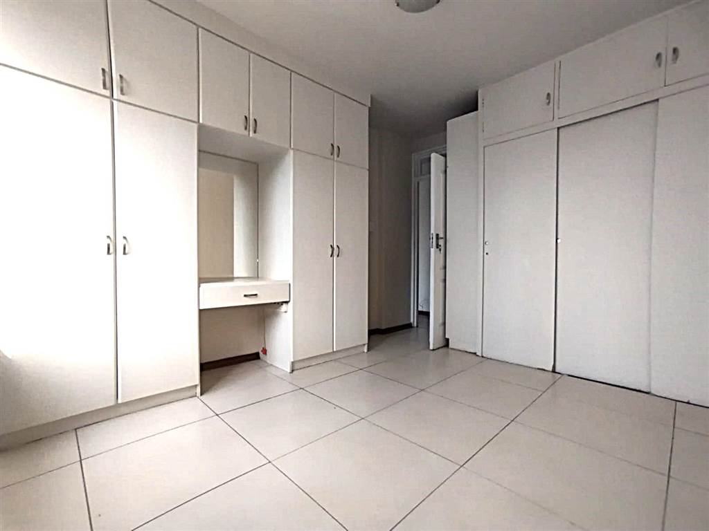 Apartment To Rent in Essenwood, Durban, KwaZulu Natal
