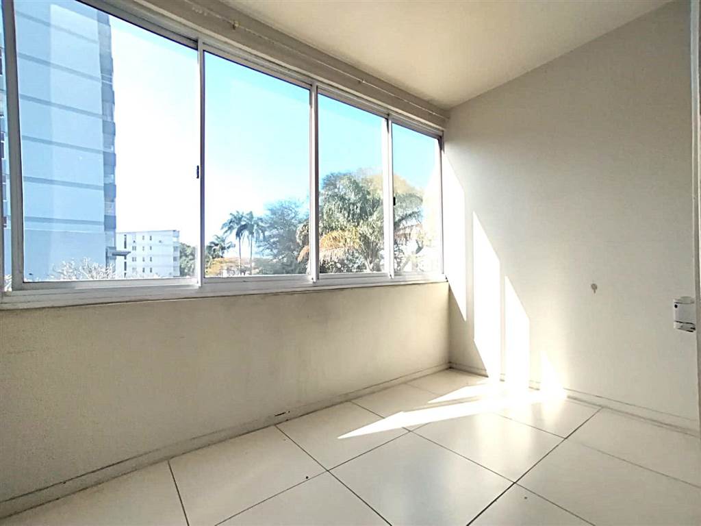 Apartment To Rent in Essenwood, Durban, KwaZulu Natal