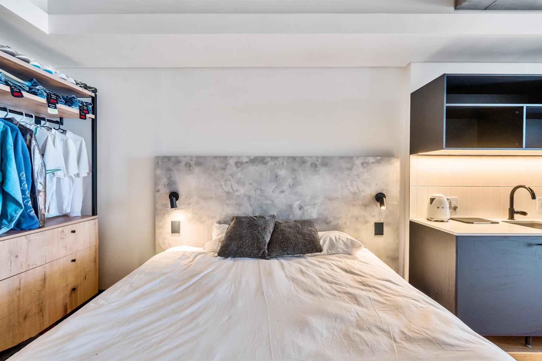 Modern 1 Bed | 1 Bath | 1 Parking in Station House / Perfect for Investors or 30+ Day Airbnb Stays
