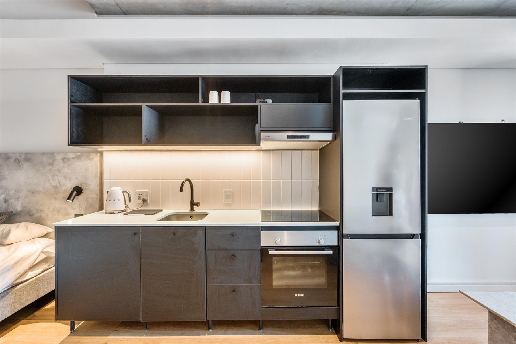 Modern 1 Bed | 1 Bath | 1 Parking in Station House / Perfect for Investors or 30+ Day Airbnb Stays