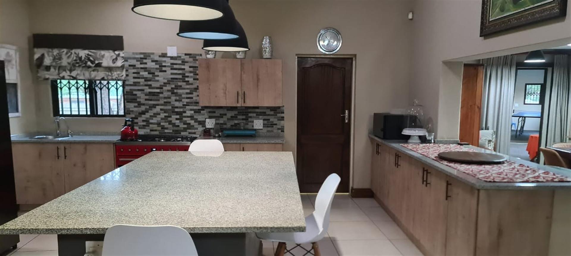 Modern Family Haven & Entertainer’s Dream in Marble Hall!