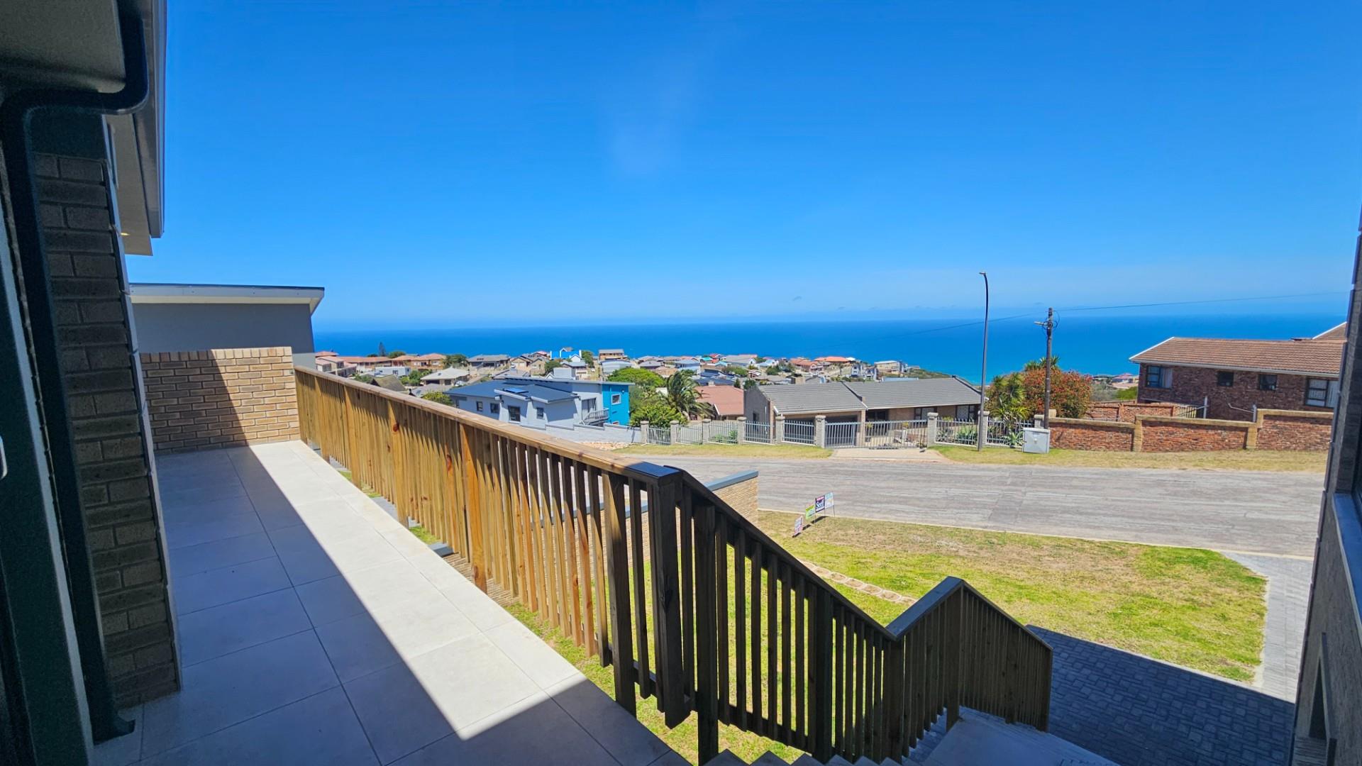 Beautiful Modern and Spacious Home For Sale in Dana Bay, Mossel Bay
