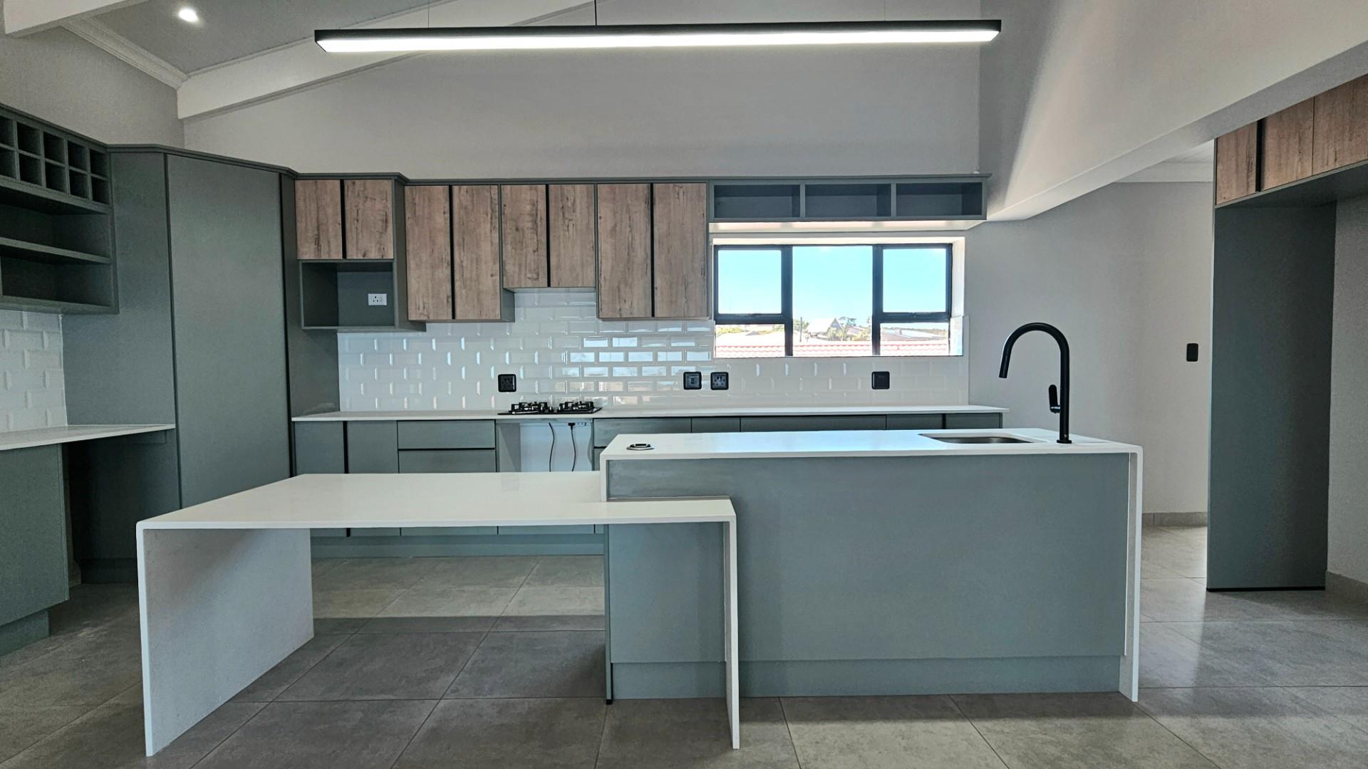 Beautiful Modern and Spacious Home For Sale in Dana Bay, Mossel Bay