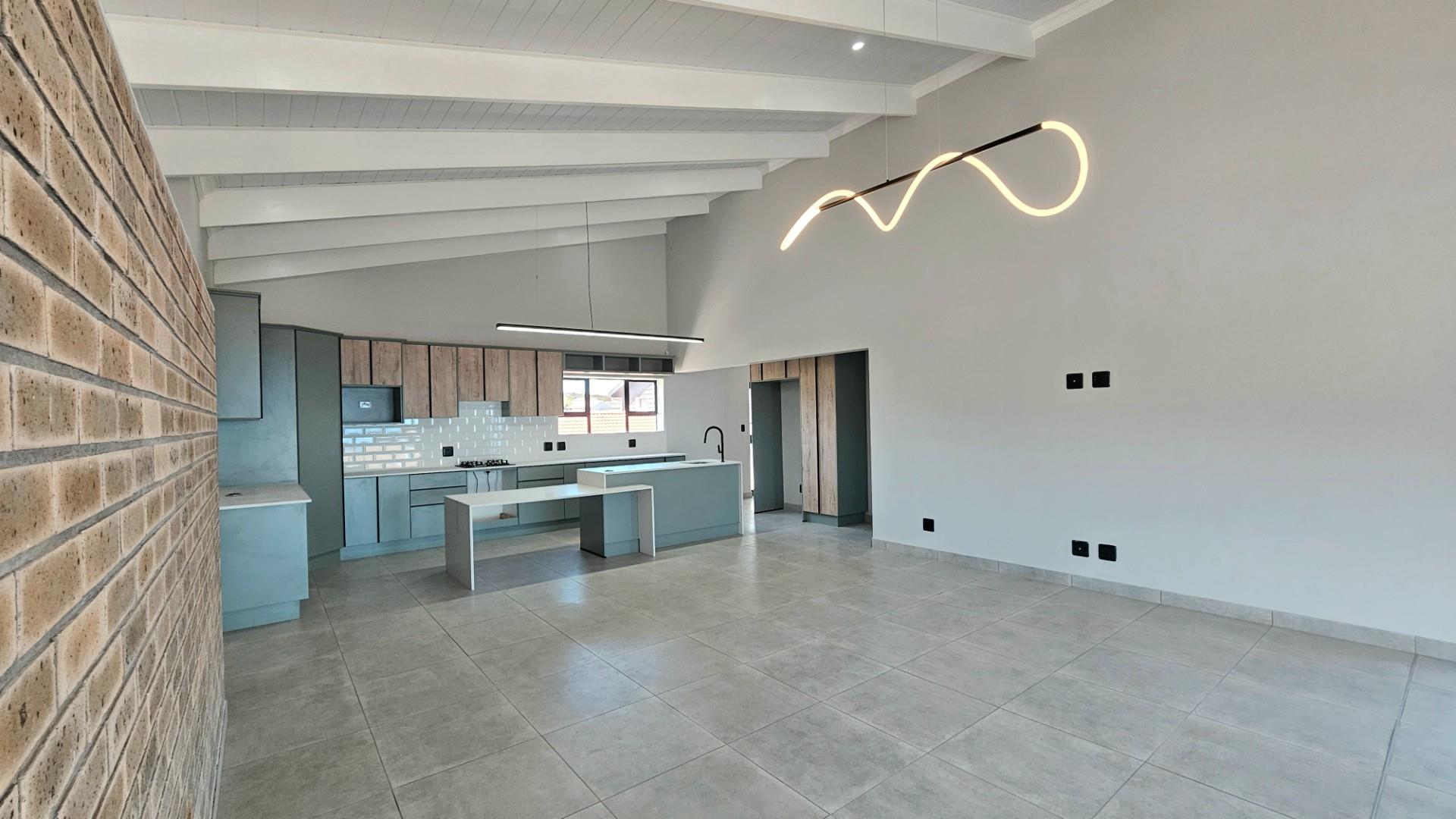 Beautiful Modern and Spacious Home For Sale in Dana Bay, Mossel Bay