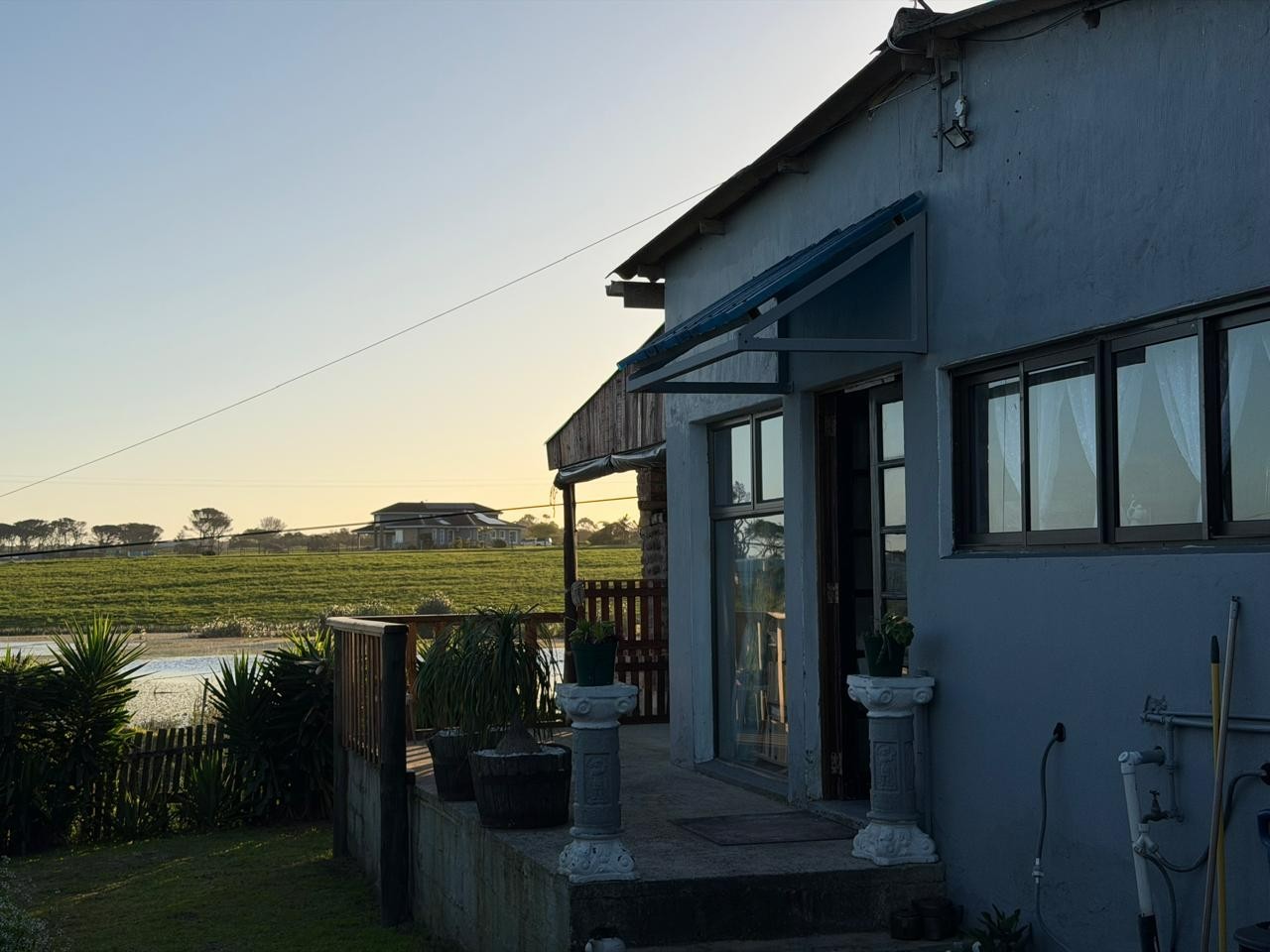 House for sale in Sunrise On Sea, East London, 357 m²