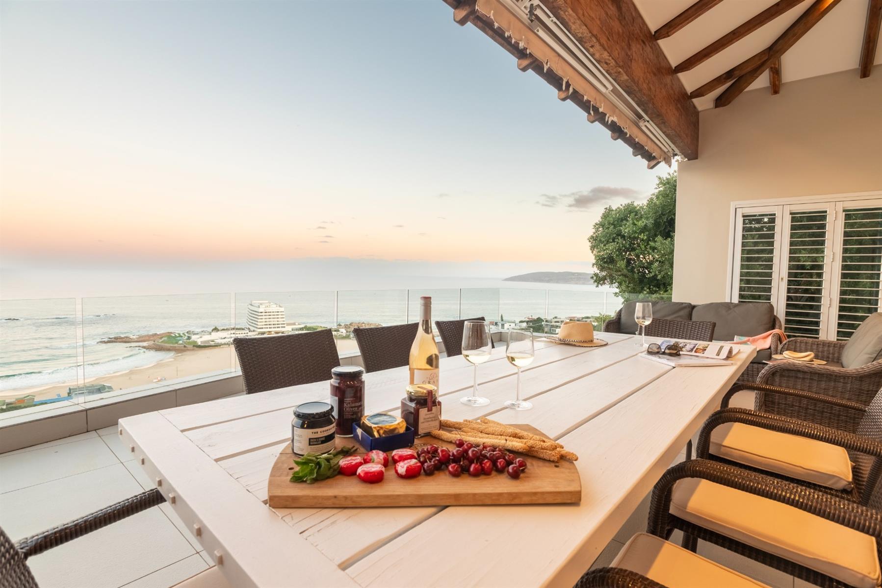 Luxury Family Home for Sale in Plettenberg Bay - Spectacular Ocean Views