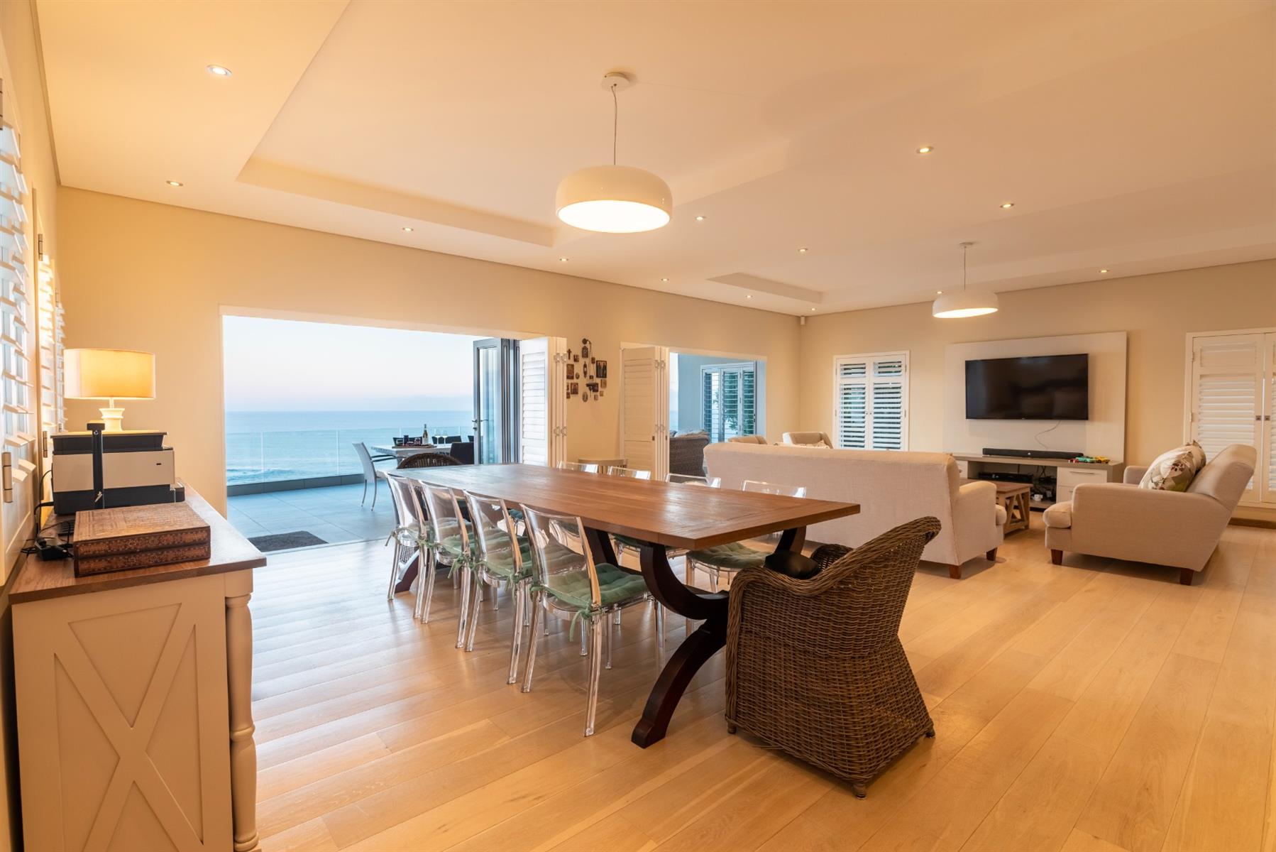 Luxury Family Home for Sale in Plettenberg Bay - Spectacular Ocean Views