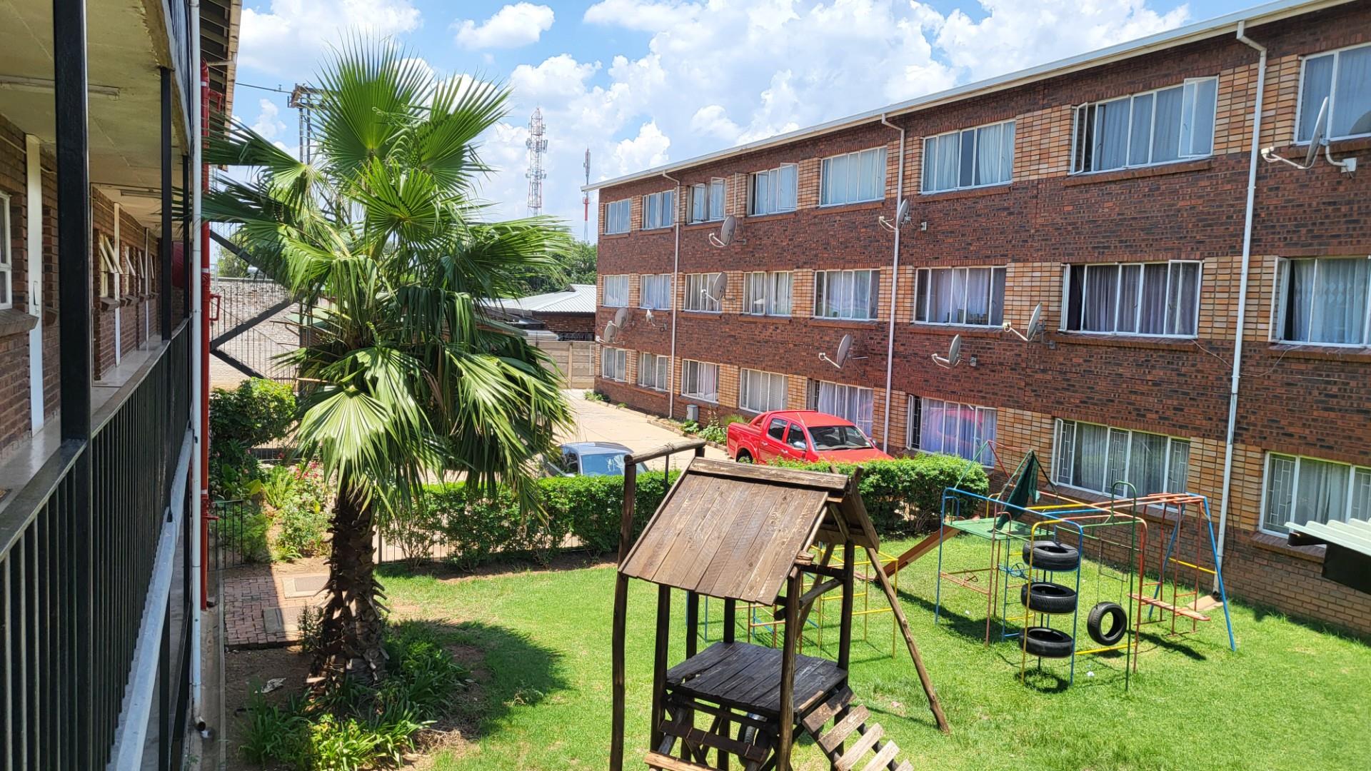 URGENT - FOR SALE | 2 Bedroom, 1 Bathroom Flat in Daspoort, Pretoria