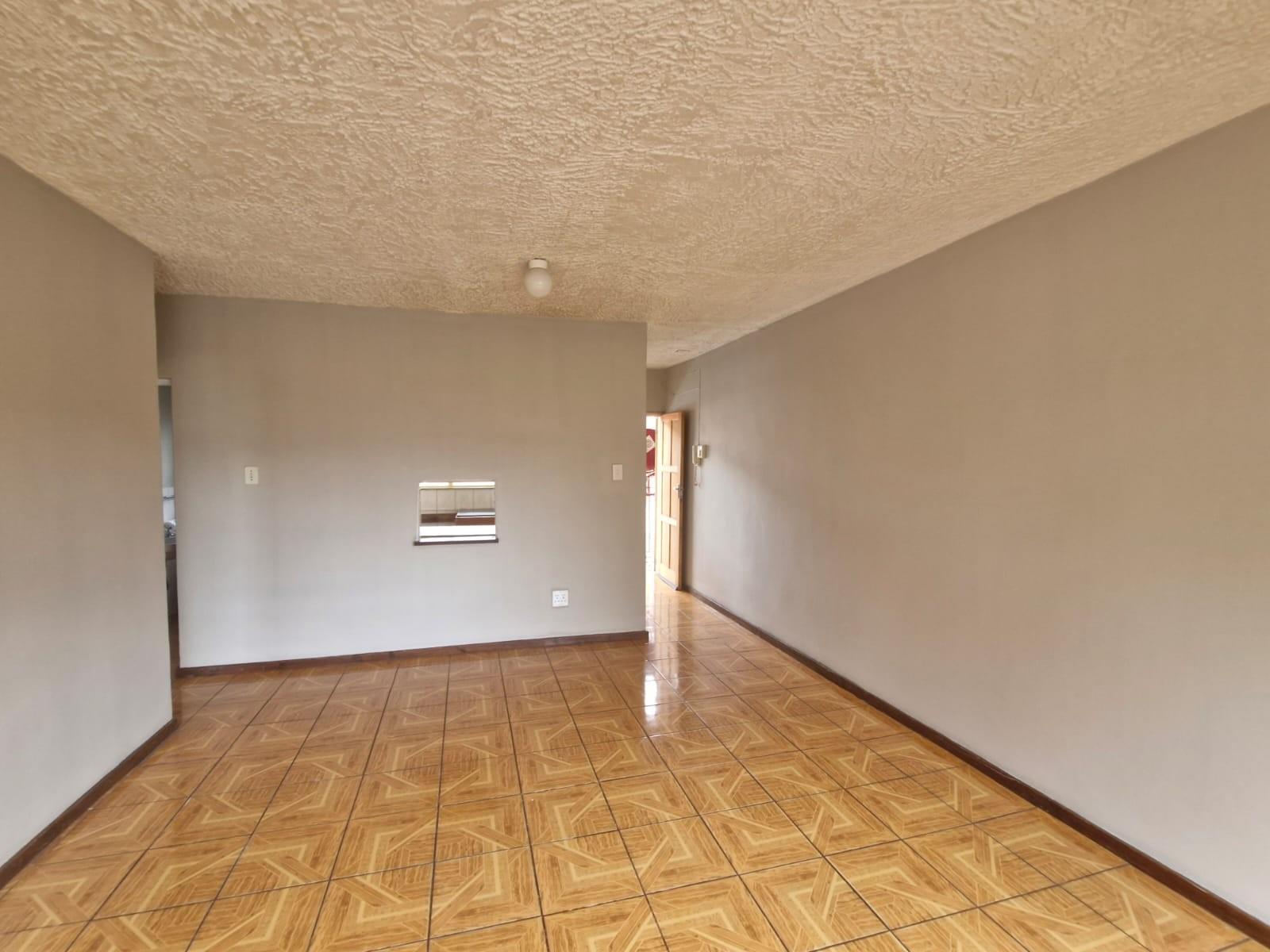 URGENT - FOR SALE | 2 Bedroom, 1 Bathroom Flat in Daspoort, Pretoria