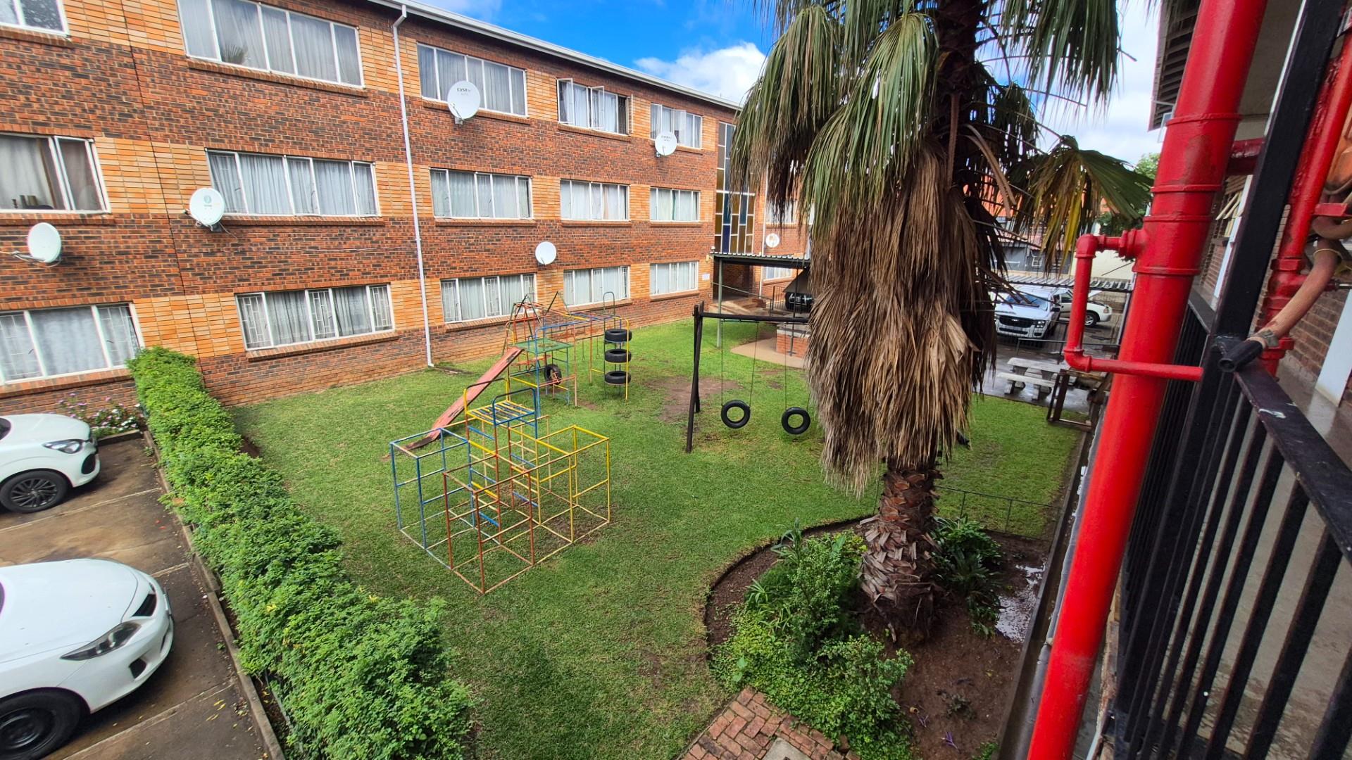 URGENT - FOR SALE | 2 Bedroom, 1 Bathroom Flat in Daspoort, Pretoria