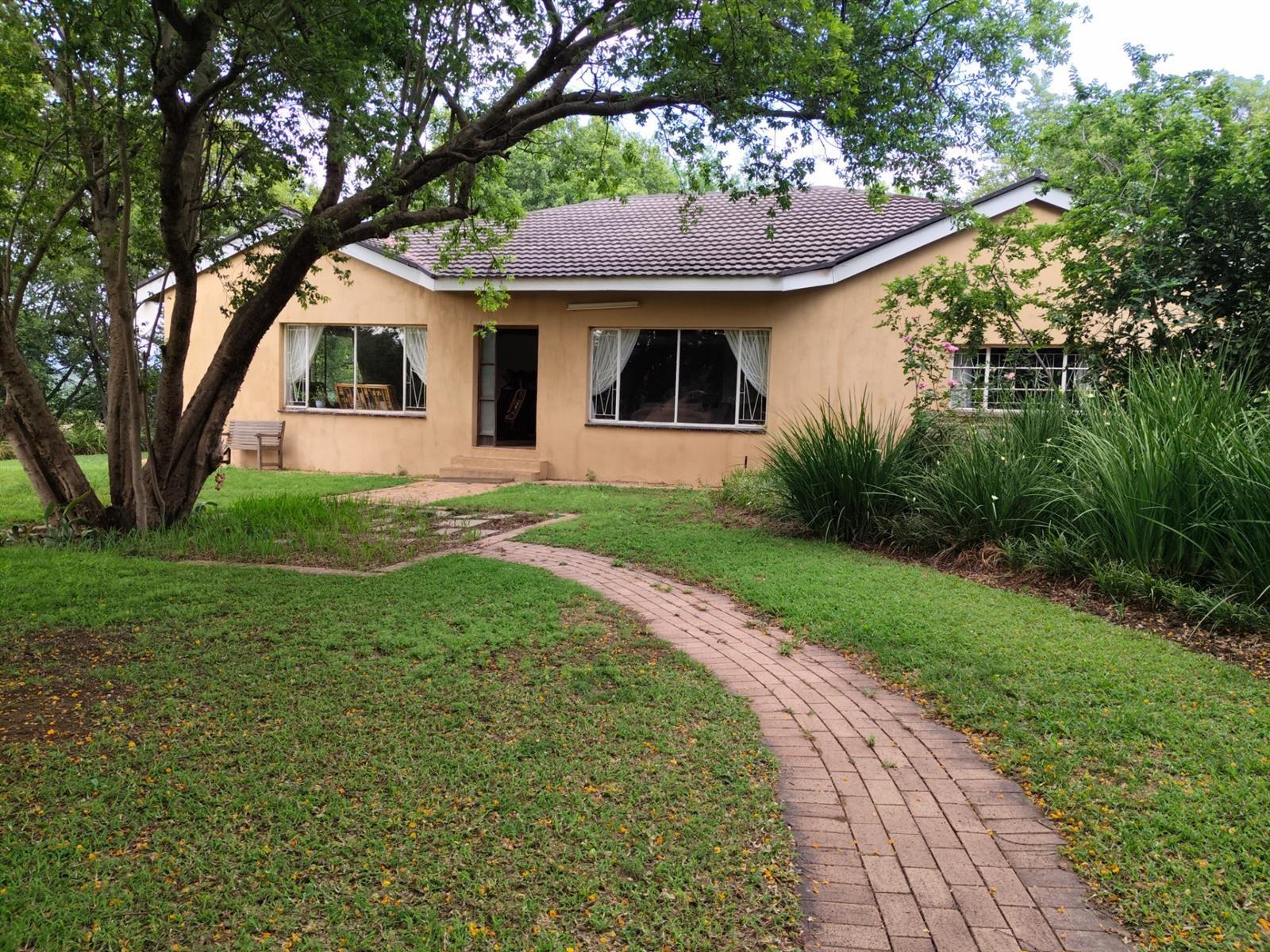 Farm For Sale in Hartbeespoort Rural, Hartbeespoort, North West