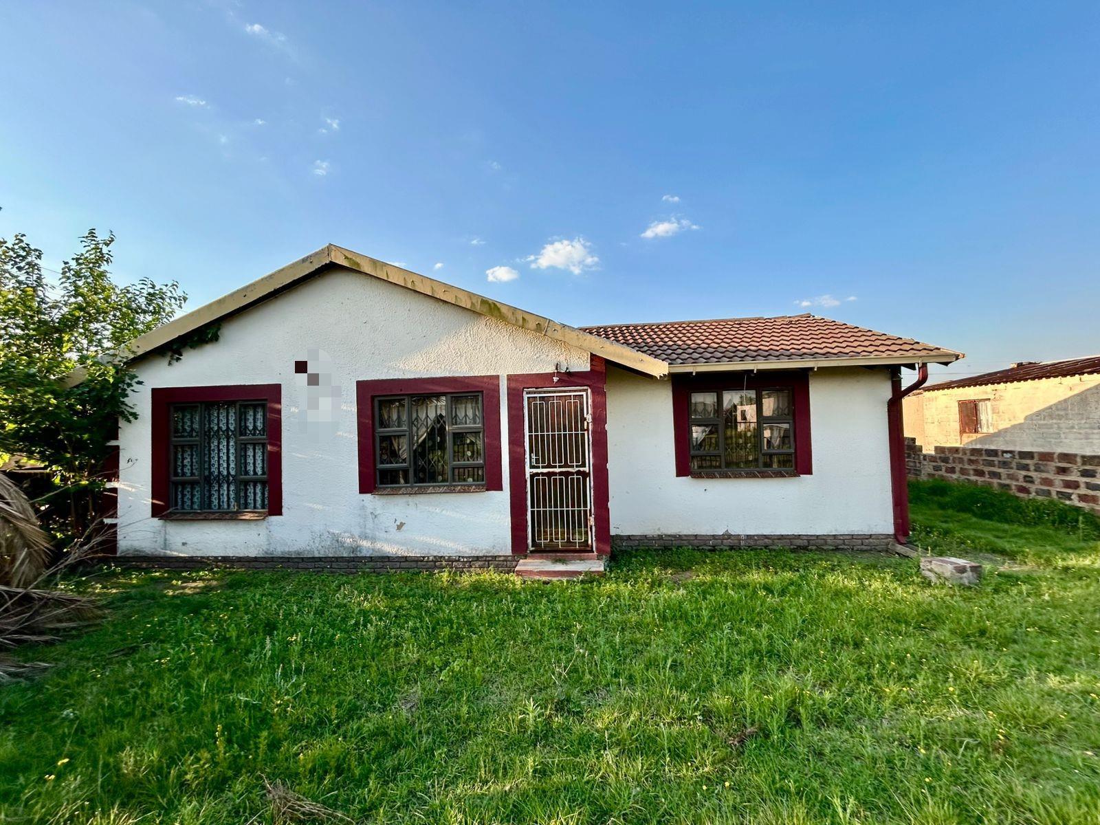 House For Sale in Osizweni, Newcastle, KwaZulu Natal