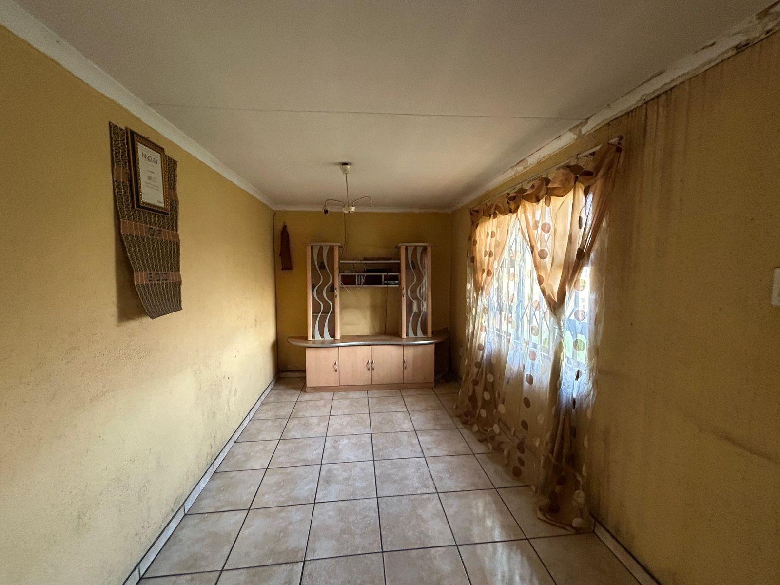 House For Sale in Osizweni, Newcastle, KwaZulu Natal