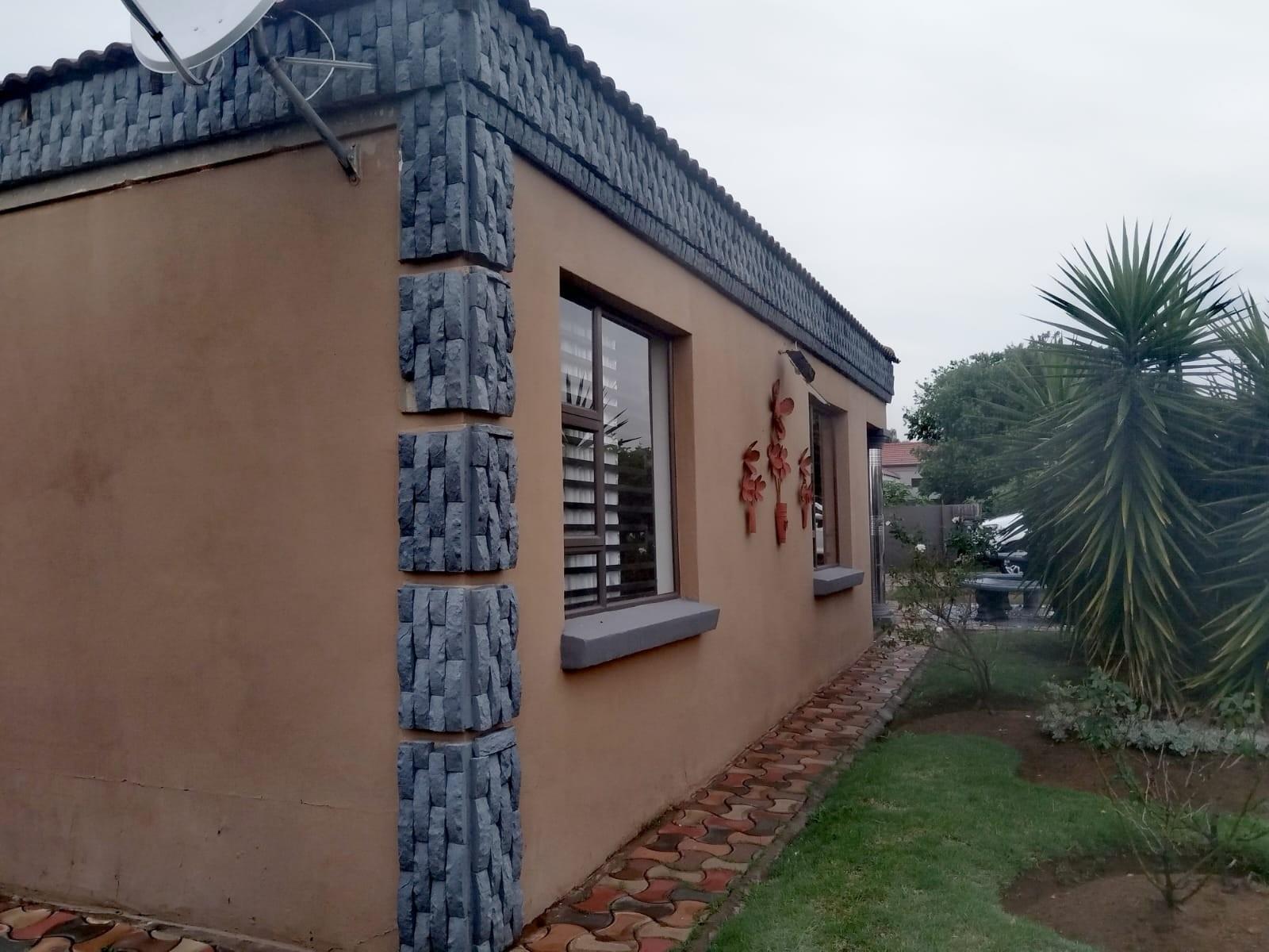 House For Sale in Jackaroo Park, Witbank