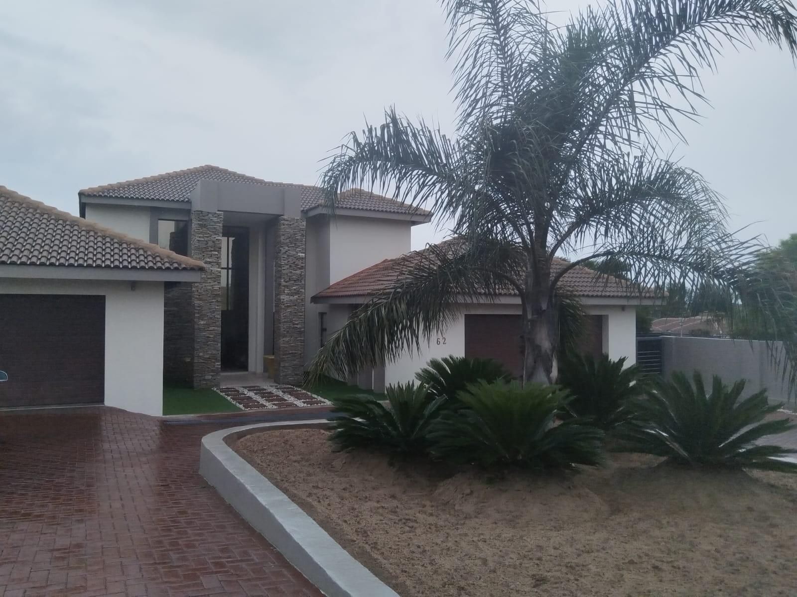 House For Sale in Bankenveld Golf Estate, Bankenveld, Witbank