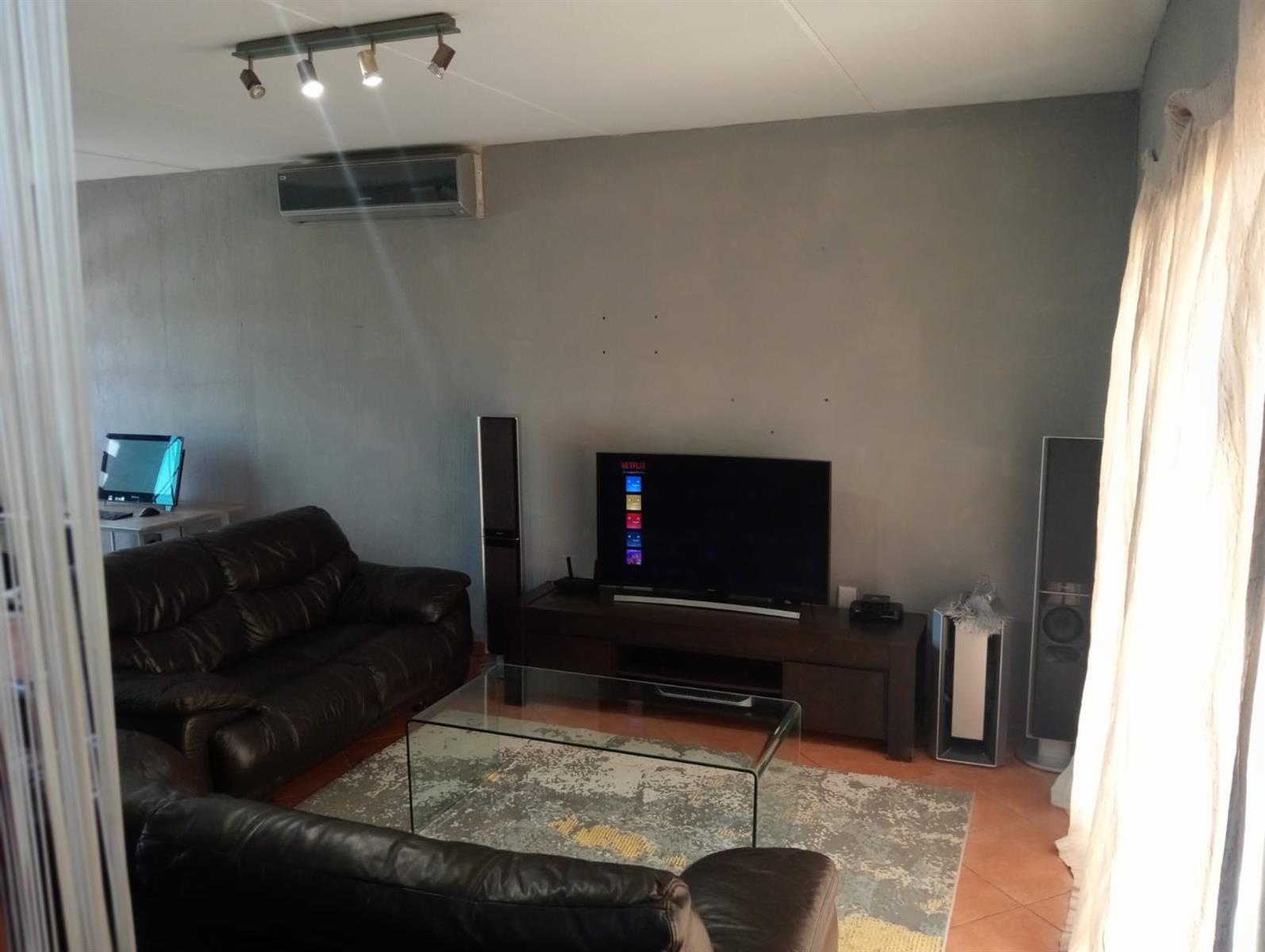 Townhouse for sale in Strubensvallei, Roodepoort