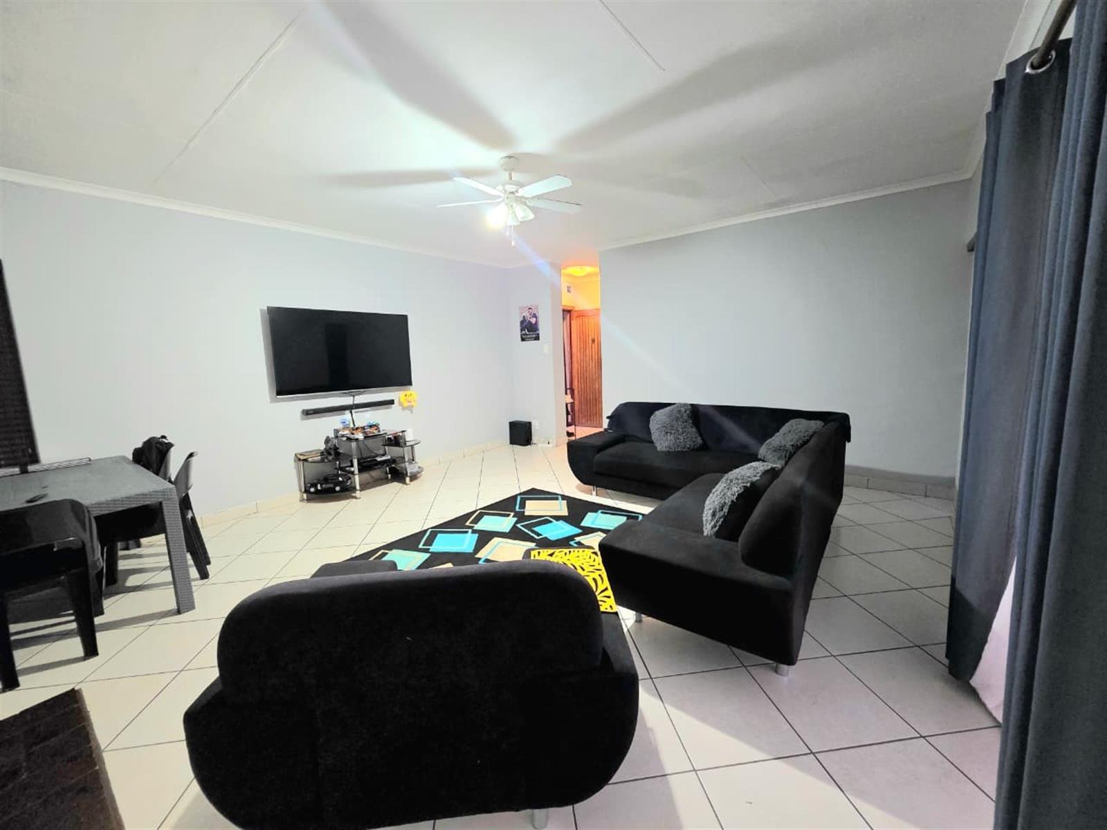 Stylish 3-Bedroom Family Home for Sale in Hutten Heights, Newcastle!
