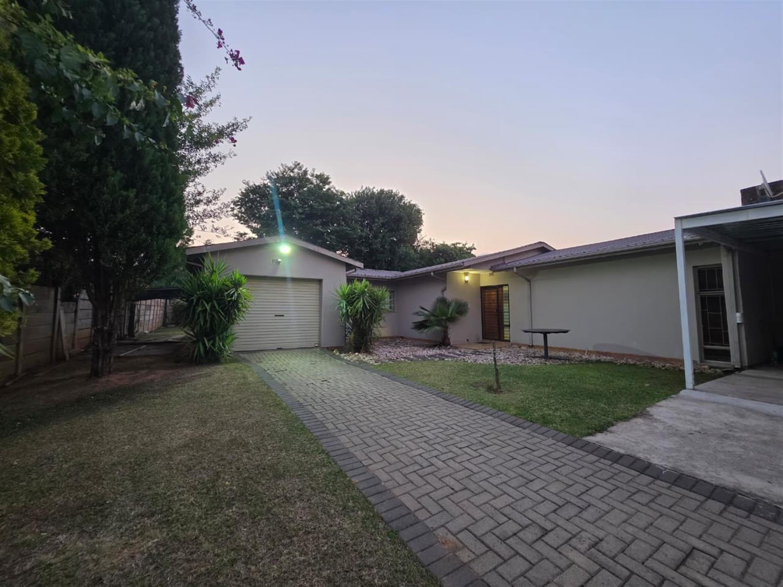 Stylish 3-Bedroom Family Home for Sale in Hutten Heights, Newcastle!