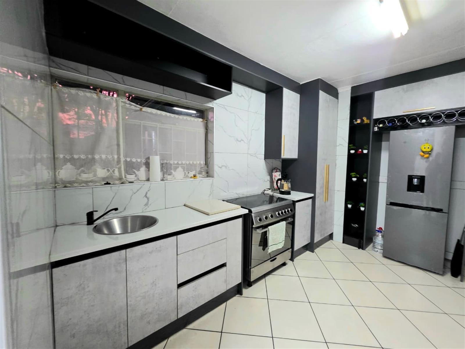Stylish 3-Bedroom Family Home for Sale in Hutten Heights, Newcastle!