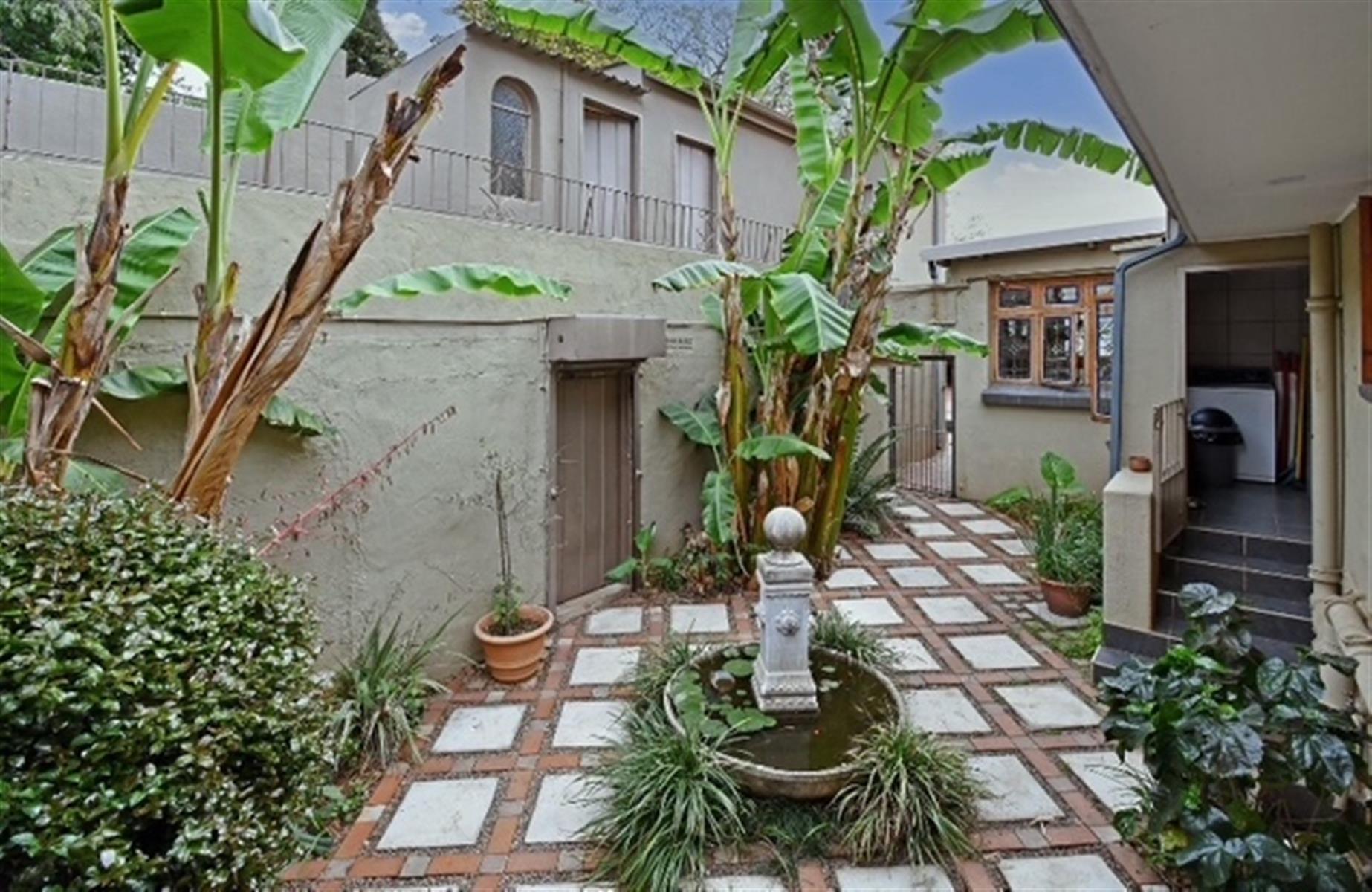 Classic Charm and Contemporary Comfort in Observatory Ridge
