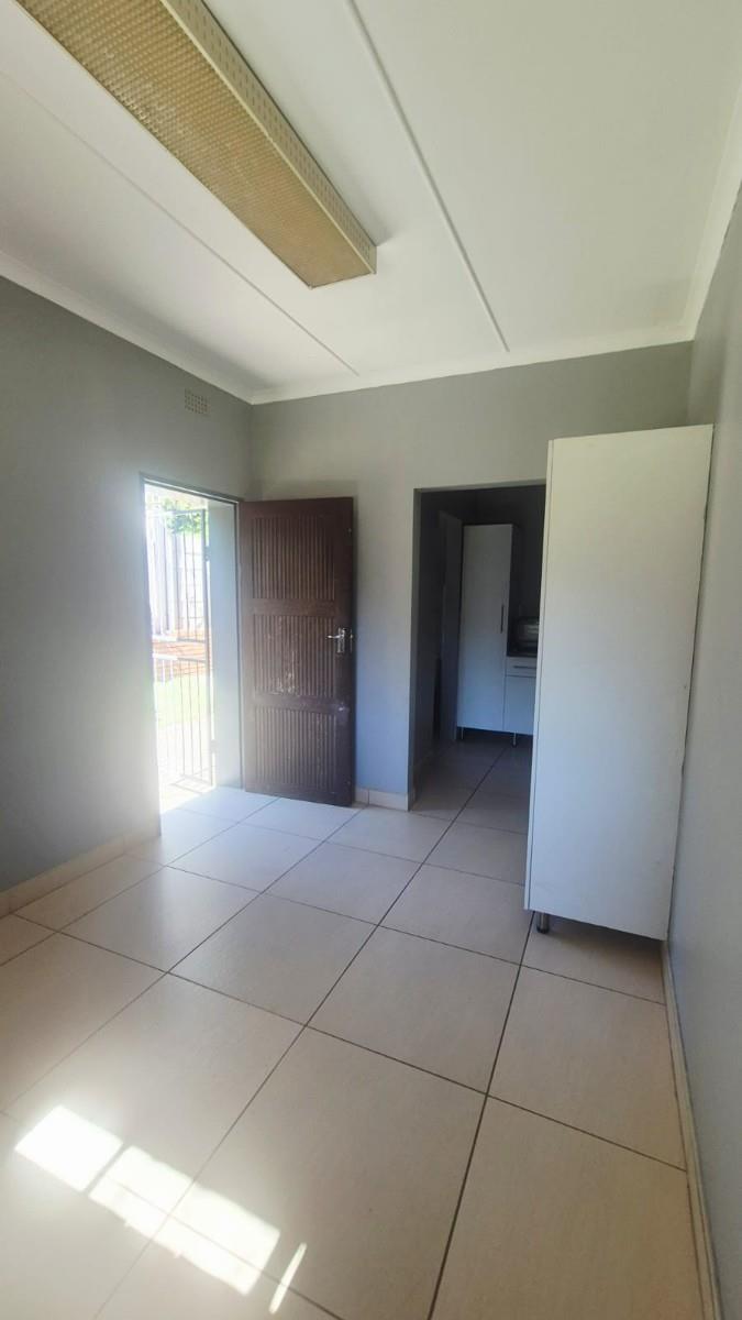 Studio Apartment for rent in Cashan, Rustenburg, North West
