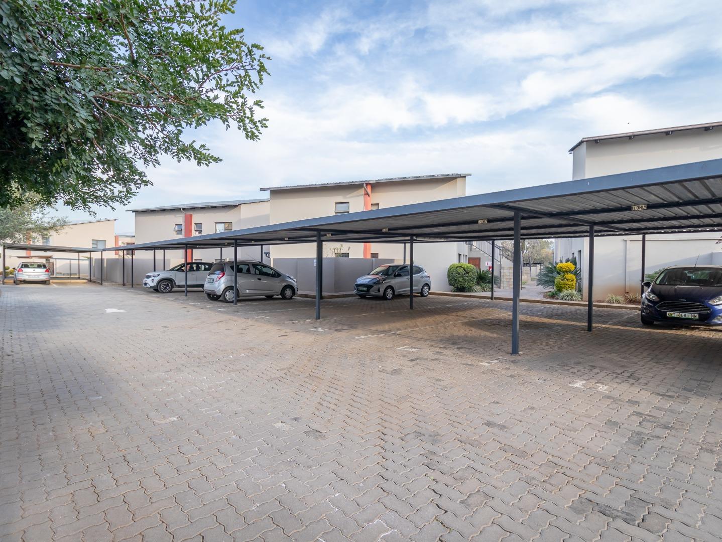 Apartment For Sale in Melodie, Hartbeespoort, North West
