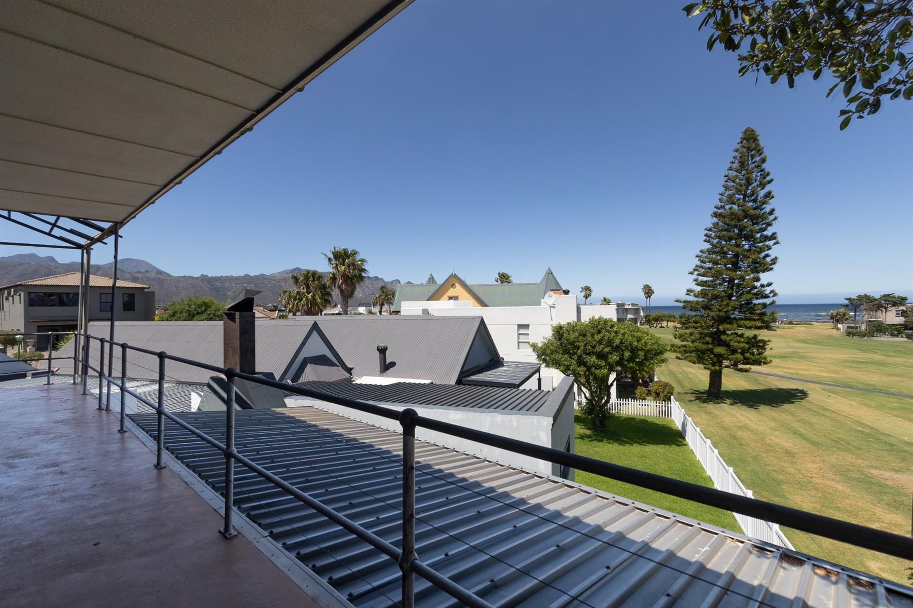 Back on the Market- Entertainers Dream Home in Greenways Golf Estate, Strand