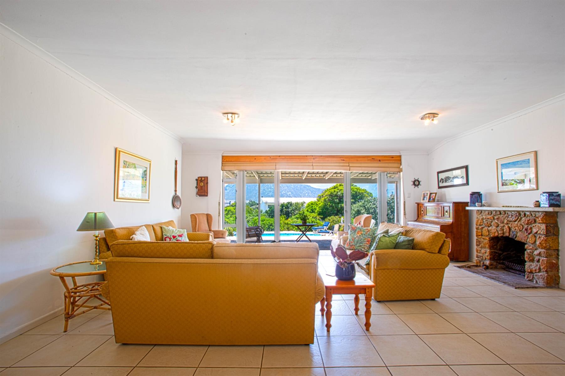House For Sale in Pringle Bay