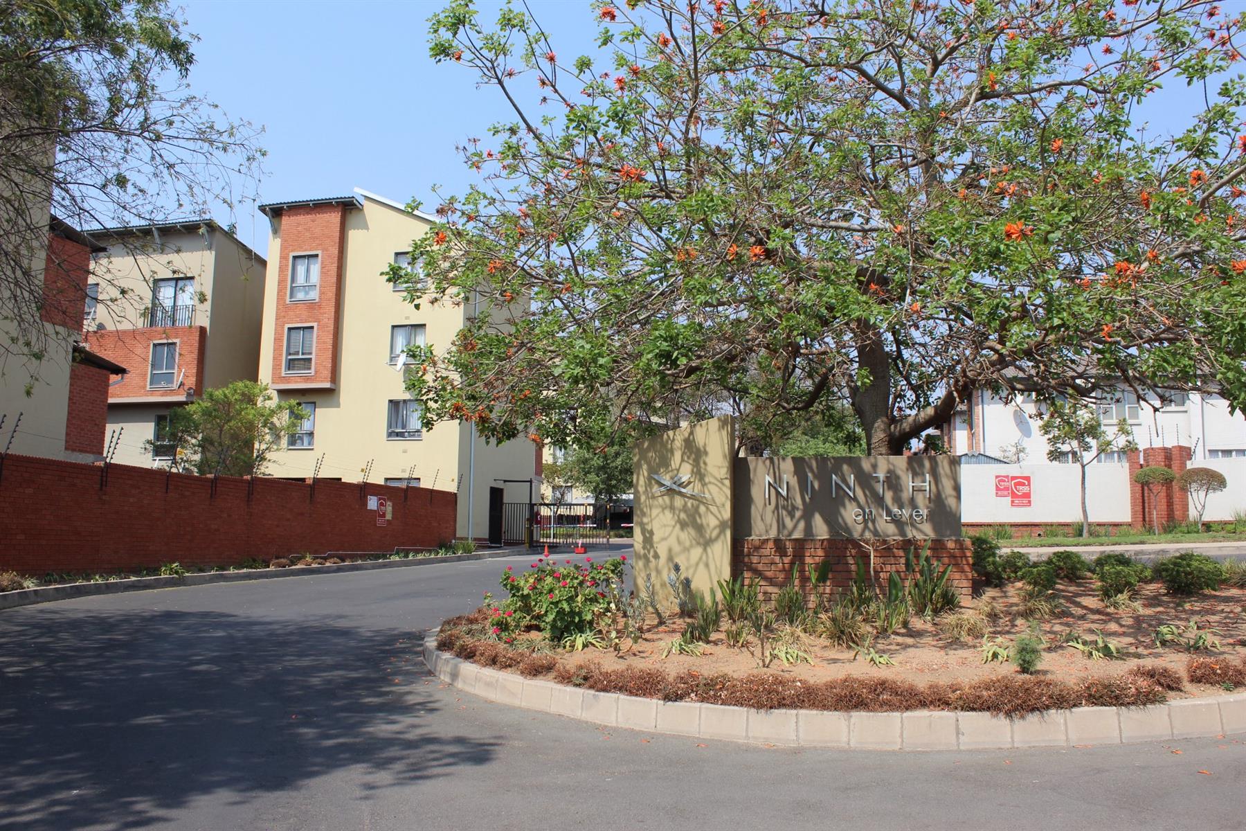 Spacious 2 Bedroom Apartment For Sale in Noordwyk