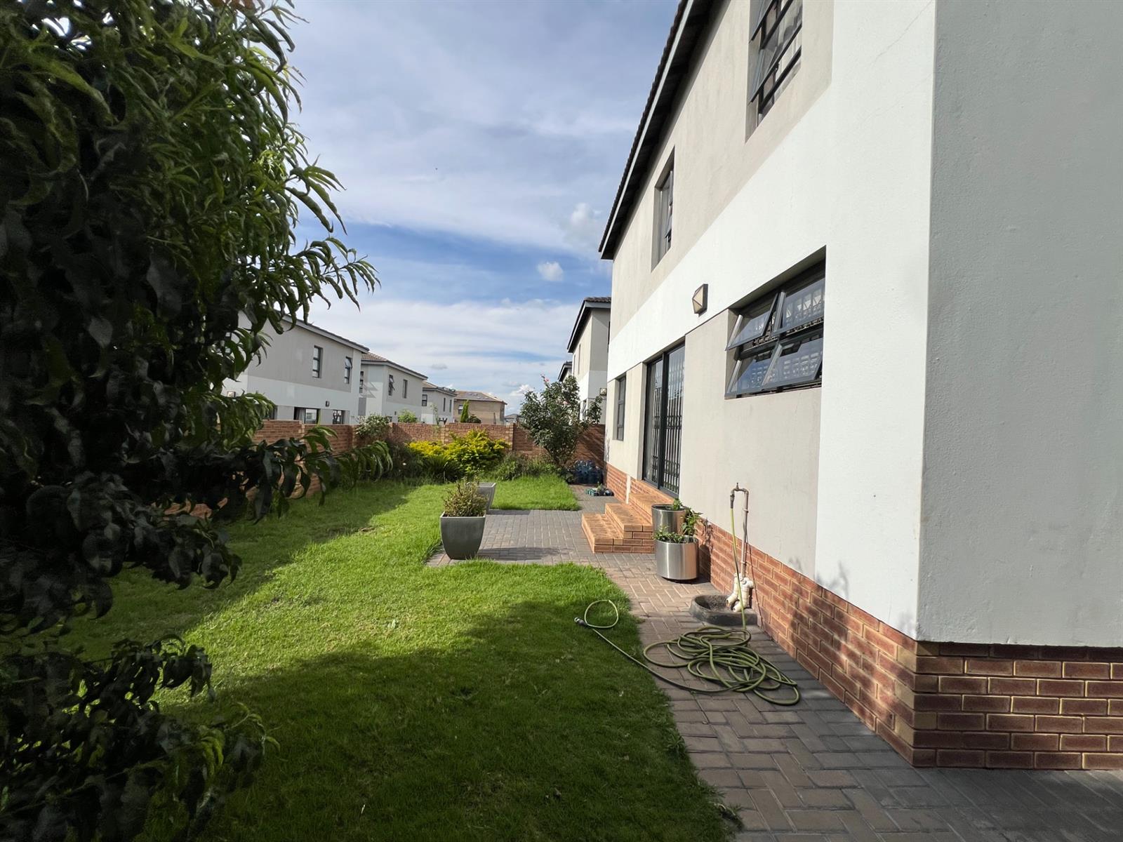 House For Sale in Thatchfield Ridge, Centurion.