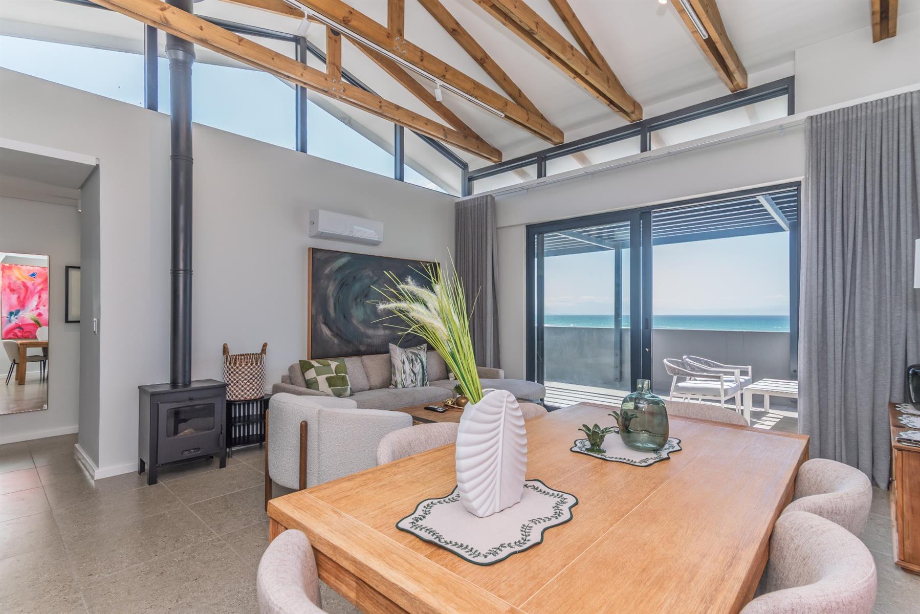Supa luxe, chill beachfront Penthouse Stay