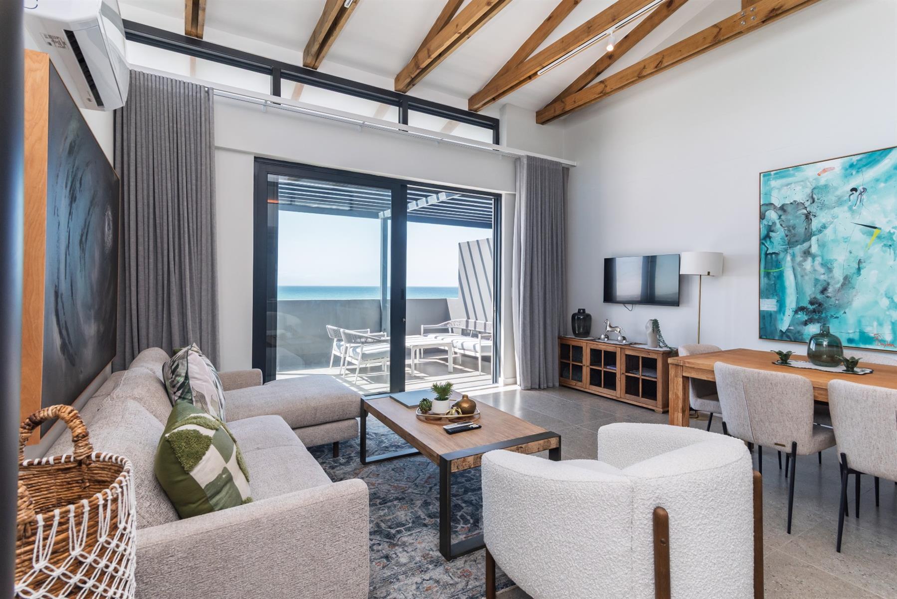 Supa luxe, chill beachfront Penthouse Stay
