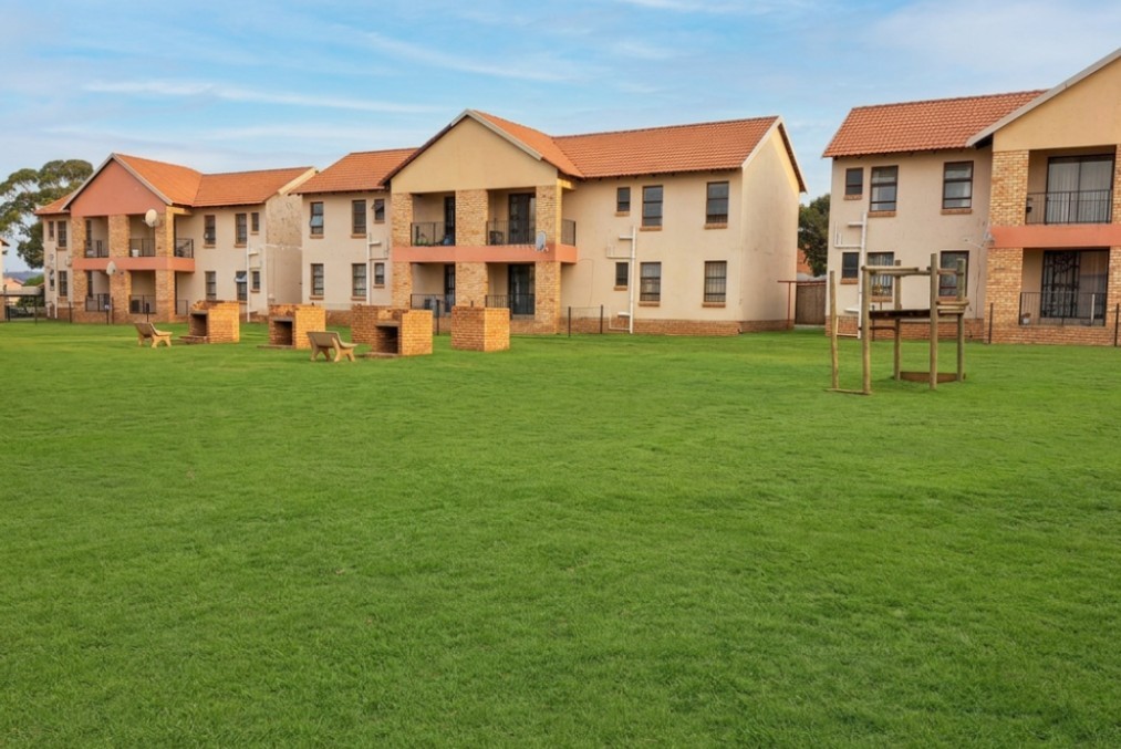 Apartment for sale in Groblerpark Ext, Roodepoort, 79 m²