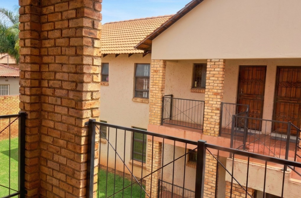 Apartment for sale in Groblerpark Ext, Roodepoort, 79 m²