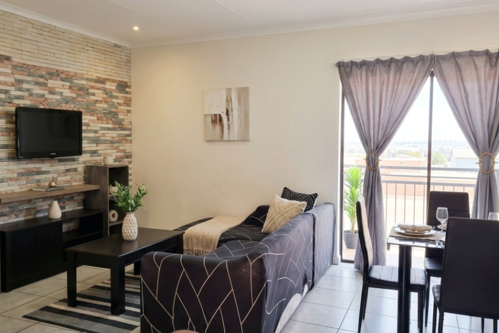 Apartment for sale in Groblerpark Ext, Roodepoort, 79 m²
