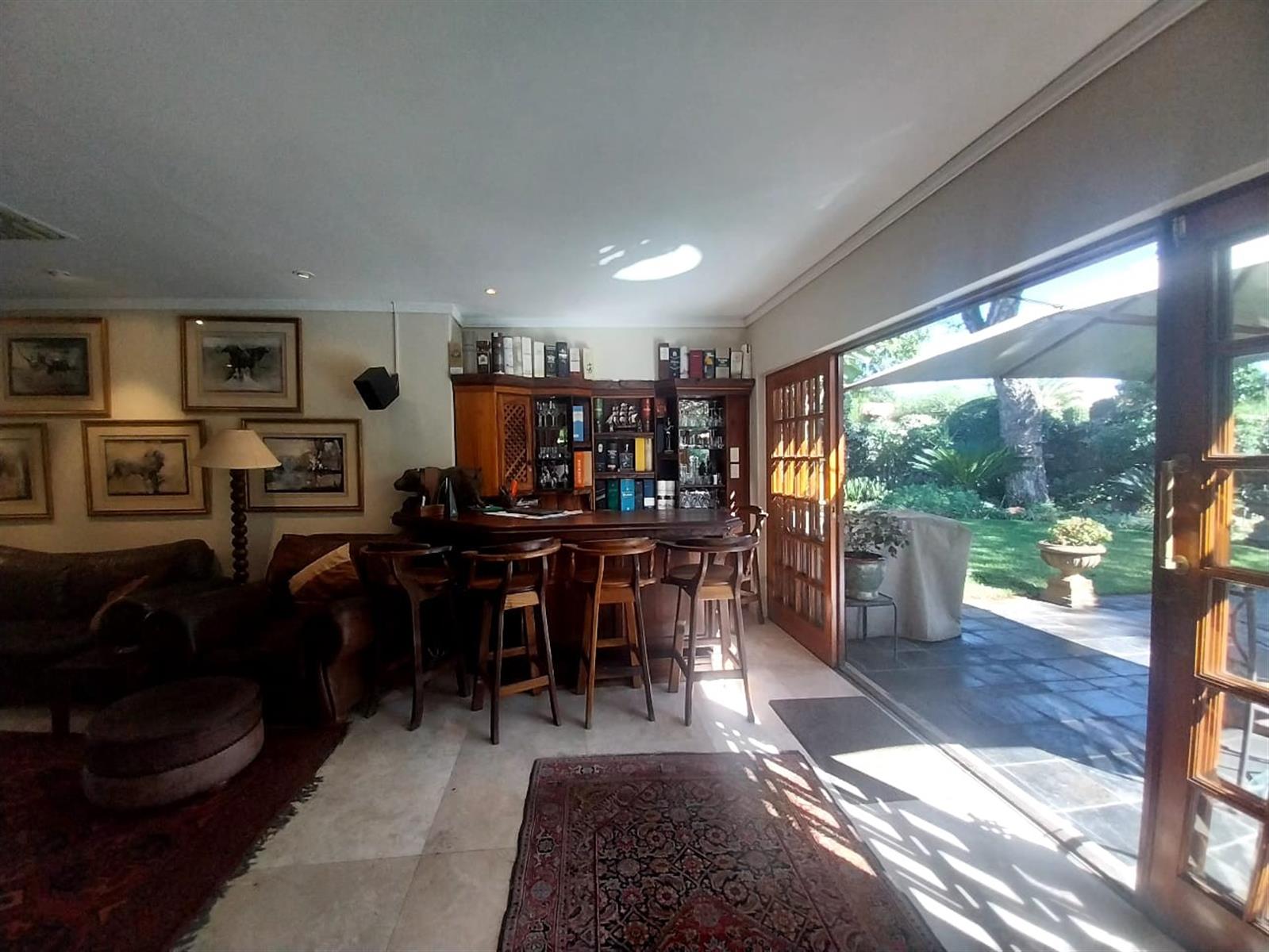 Beautiful Low-Maintenance 3-Bedroom Family Home in a Sought-After Area