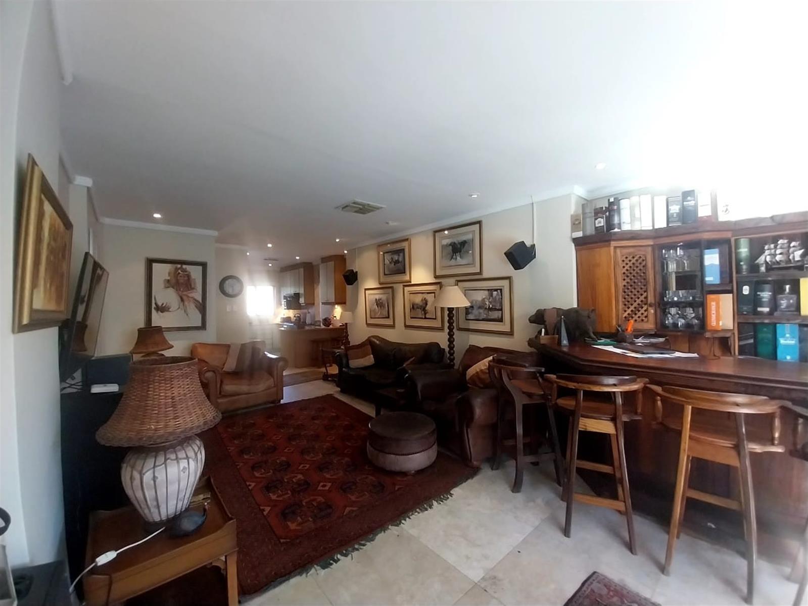 Beautiful Low-Maintenance 3-Bedroom Family Home in a Sought-After Area