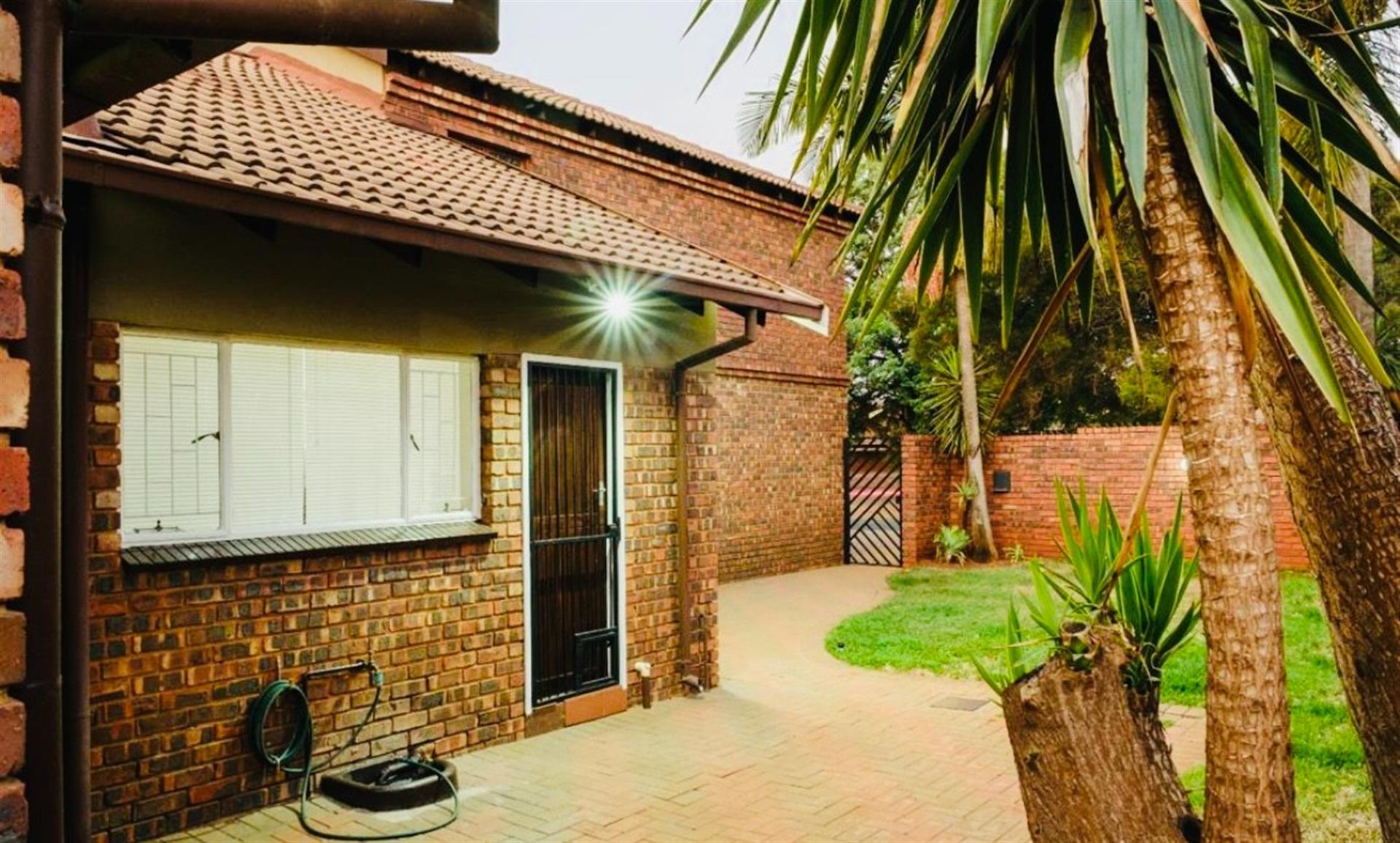4 Bedroom House For Sale in Theresapark, Akasia