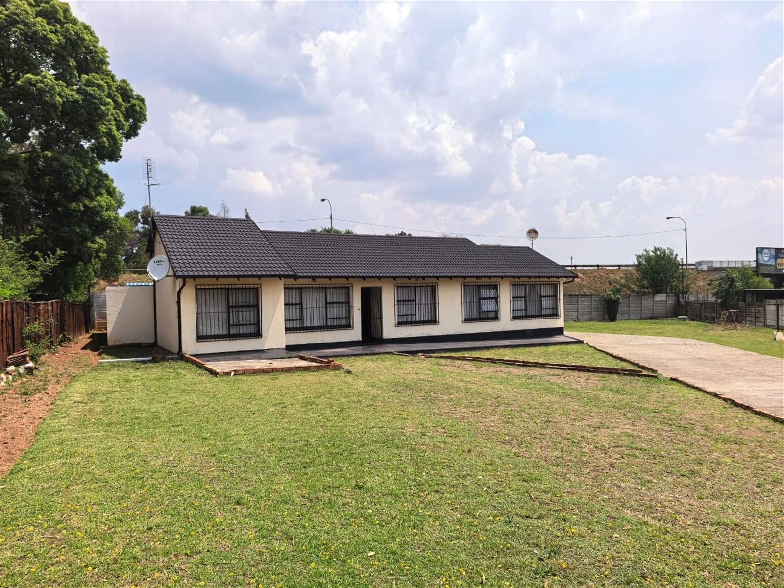 Charming Four Bedroom Home Move In Ready With Yard That Is A Canvas