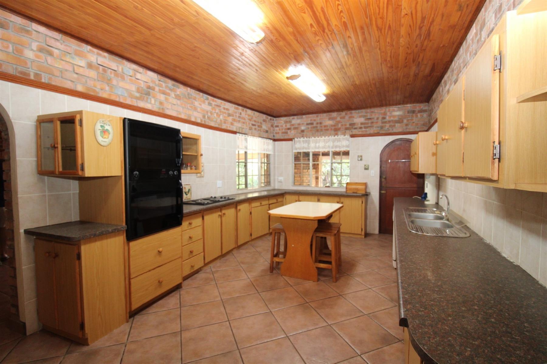Stunning 21.5ha Farm with Breathtaking Mountain Views - Near Verloren