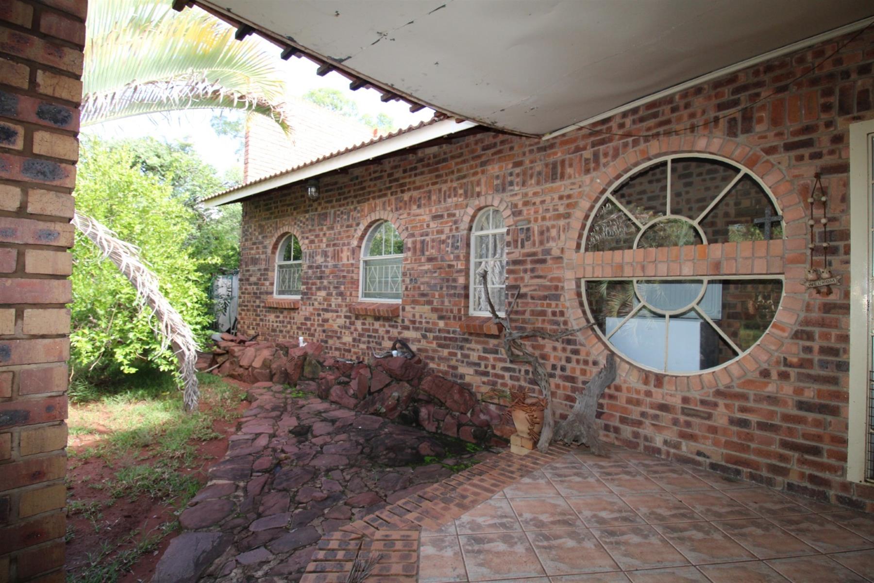Stunning 21.5ha Farm with Breathtaking Mountain Views - Near Verloren