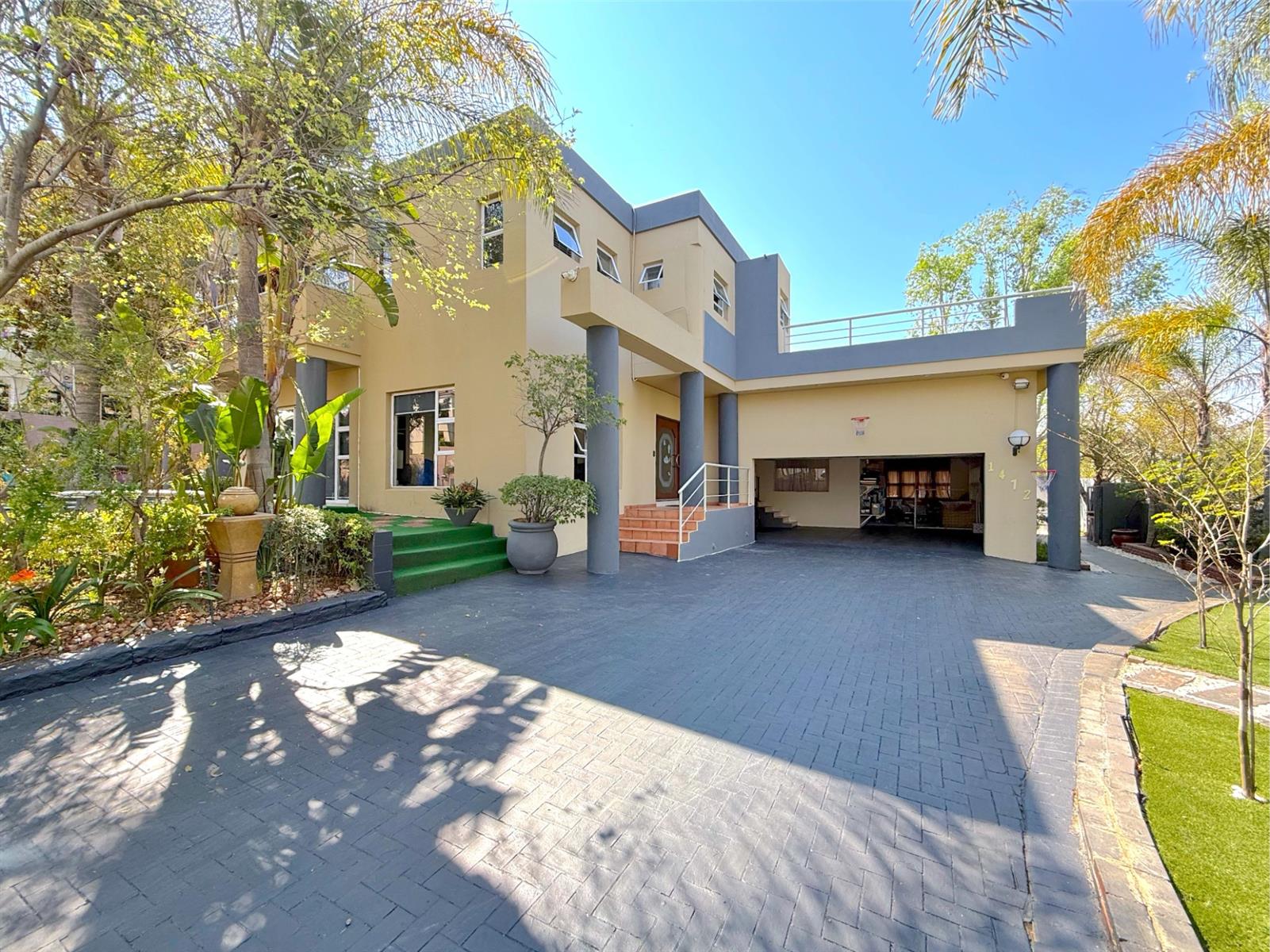Timeless Luxury in Prestigious Dainfern Golf Estate