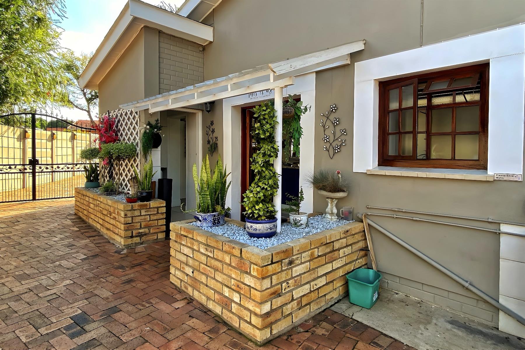 Luxury Living in Levyvale: Property with Flatlet Possibility | Listed by Danté Koen, eXp Realty